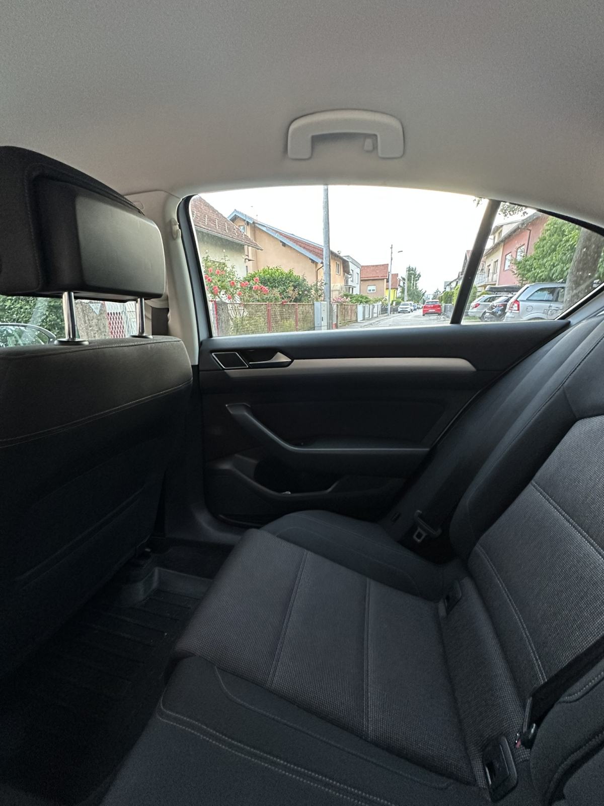 VW Passat 2,0 TDI, 2017.,154.351 km, reg. do 8.3.2027., tvornič. kuka, fotografija 5