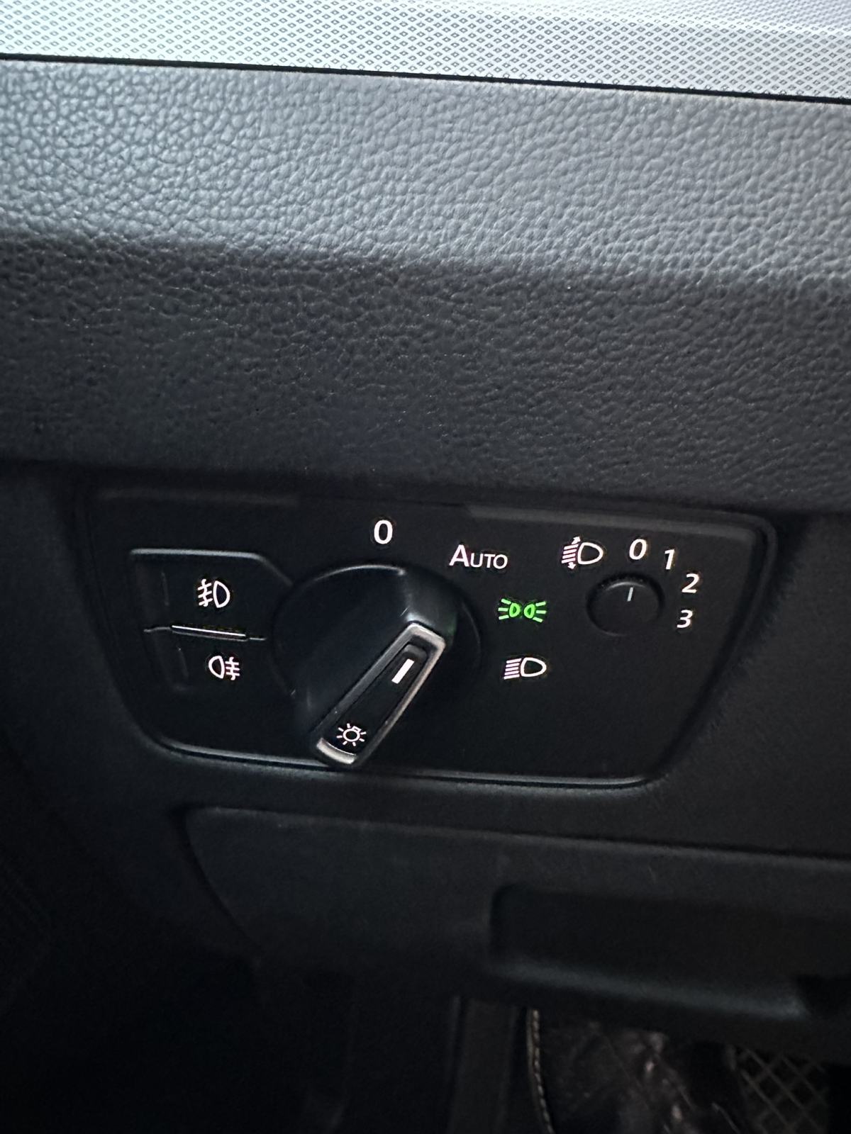 VW Passat 2,0 TDI, 2017.,154.351 km, reg. do 8.3.2027., tvornič. kuka, fotografija 14
