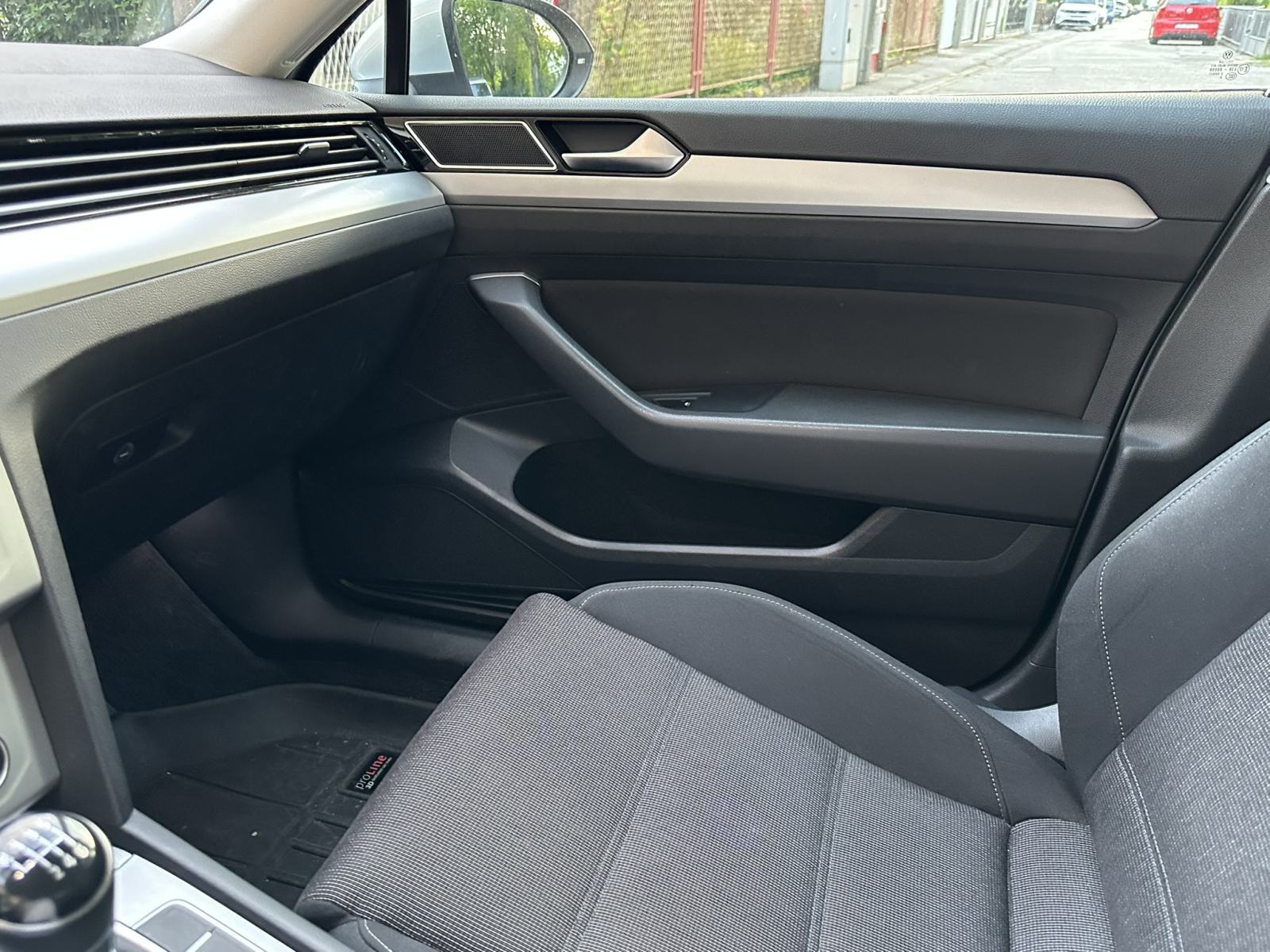 VW Passat 2,0 TDI, 2017.,154.351 km, reg. do 8.3.2027., tvornič. kuka, fotografija 9