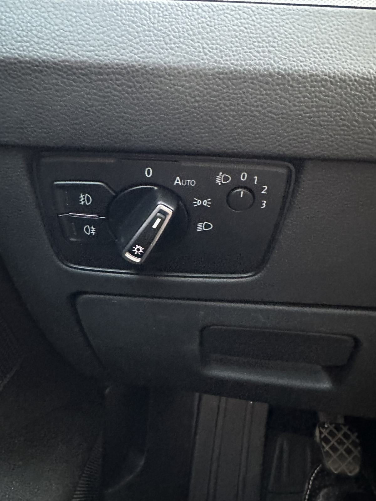 VW Passat 2,0 TDI, 2017.,154.351 km, reg. do 8.3.2027., tvornič. kuka, fotografija 10