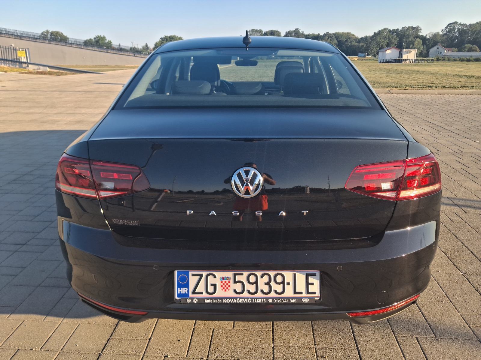 VW Passat 2,0 TDI DSG *F1*BUSINESS*LED*NAVI*128000km*, fotografija 3