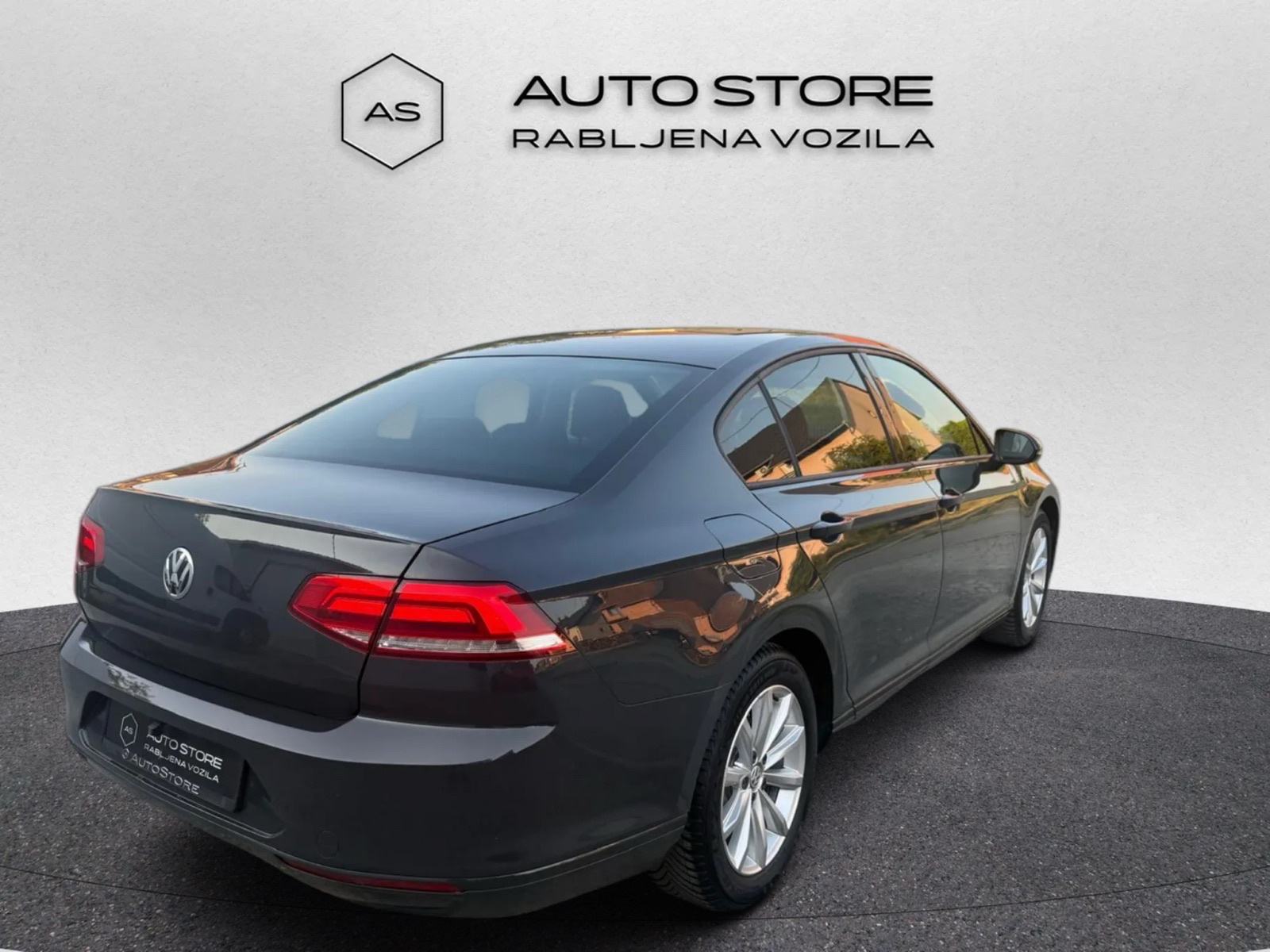 VW Passat 2,0 TDI | VLASNIK 5 god., VELIKI SER., NAVI, GR.SJ, ZAMJENA, fotografija 6