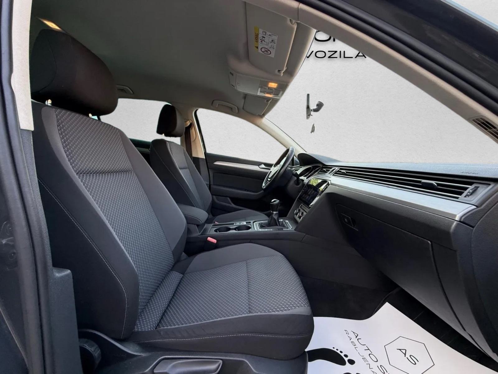 VW Passat 2,0 TDI | VLASNIK 5 god., VELIKI SER., NAVI, GR.SJ, ZAMJENA, fotografija 13