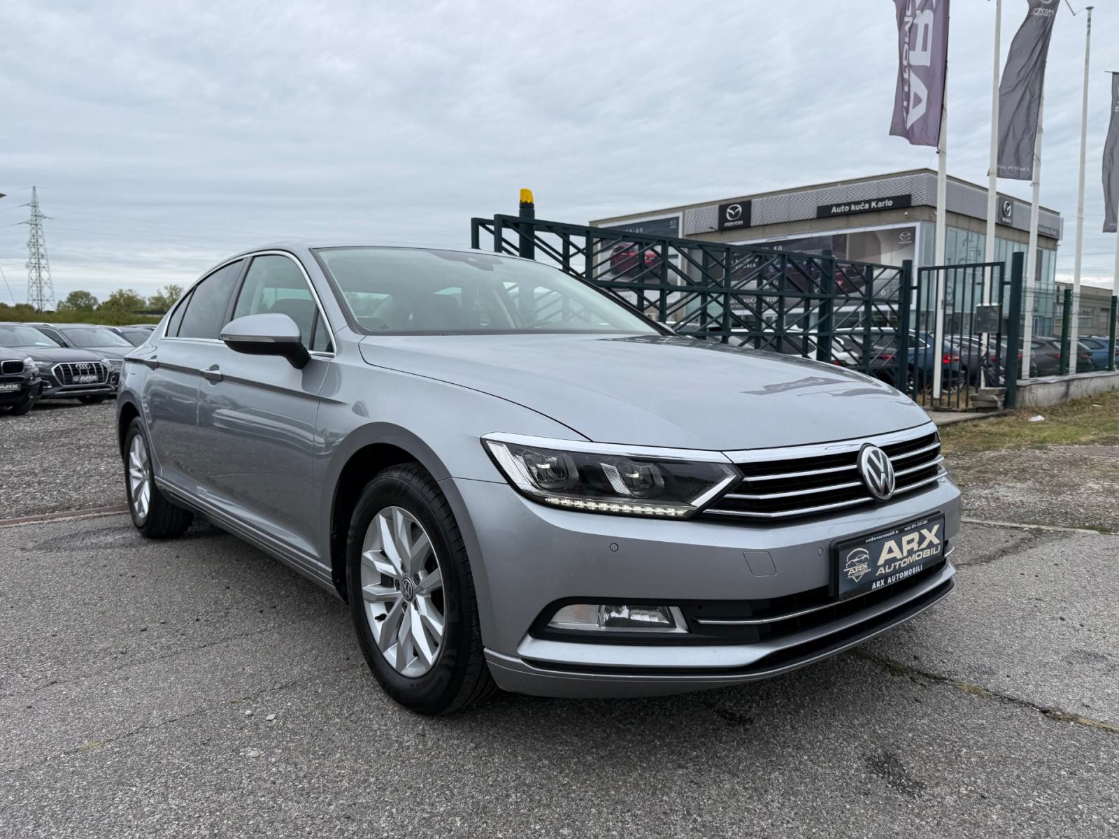 VW Passat 2.0TDI DSG °NAVIGACIJA°KAMERA°MASAŽA°LED SVJETLA°REG:9/2027°, fotografija 1