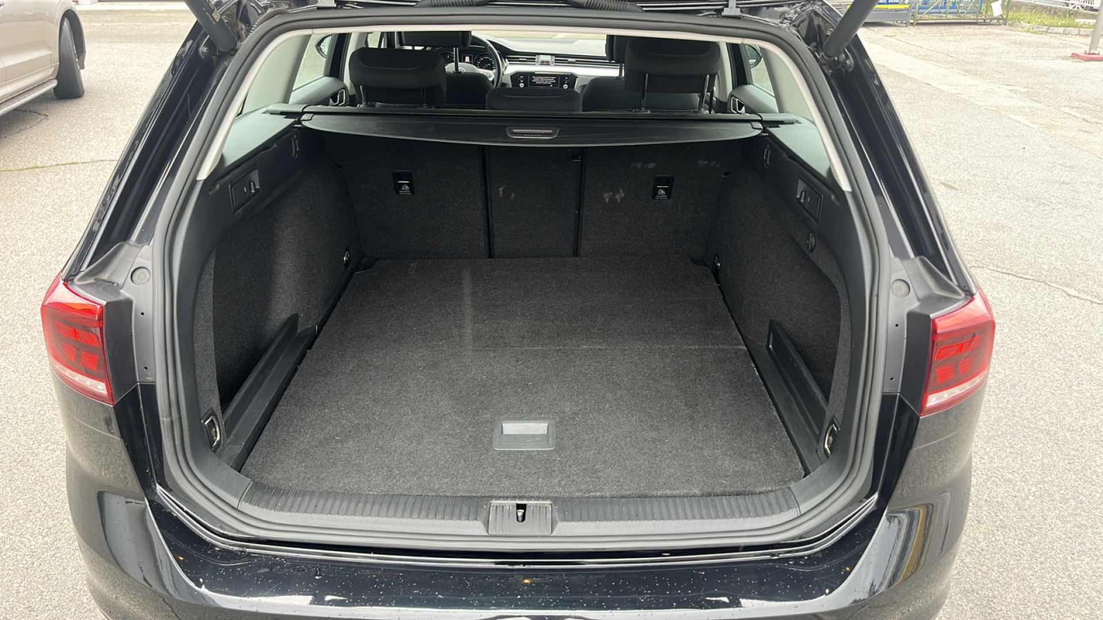 VW PASSAT 2022 • PREMIUM jamstvo • AutoZubak Rabljena, fotografija 12