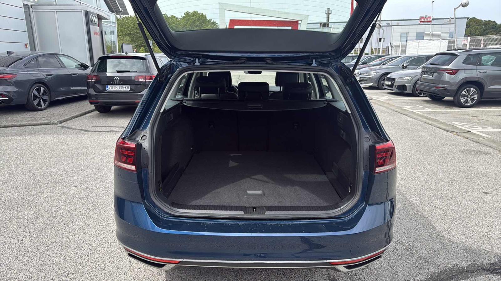 VW PASSAT 2022 • PREMIUM jamstvo • AutoZubak Rabljena, fotografija 12