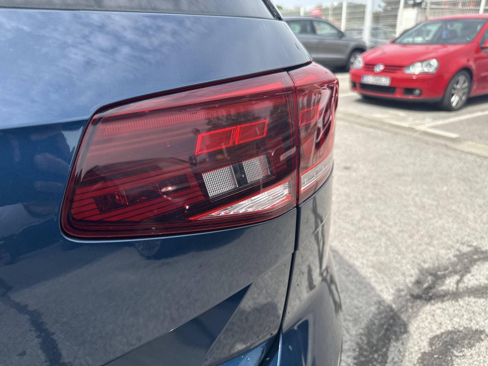 VW PASSAT 2022 • PREMIUM jamstvo • AutoZubak Rabljena, fotografija 17