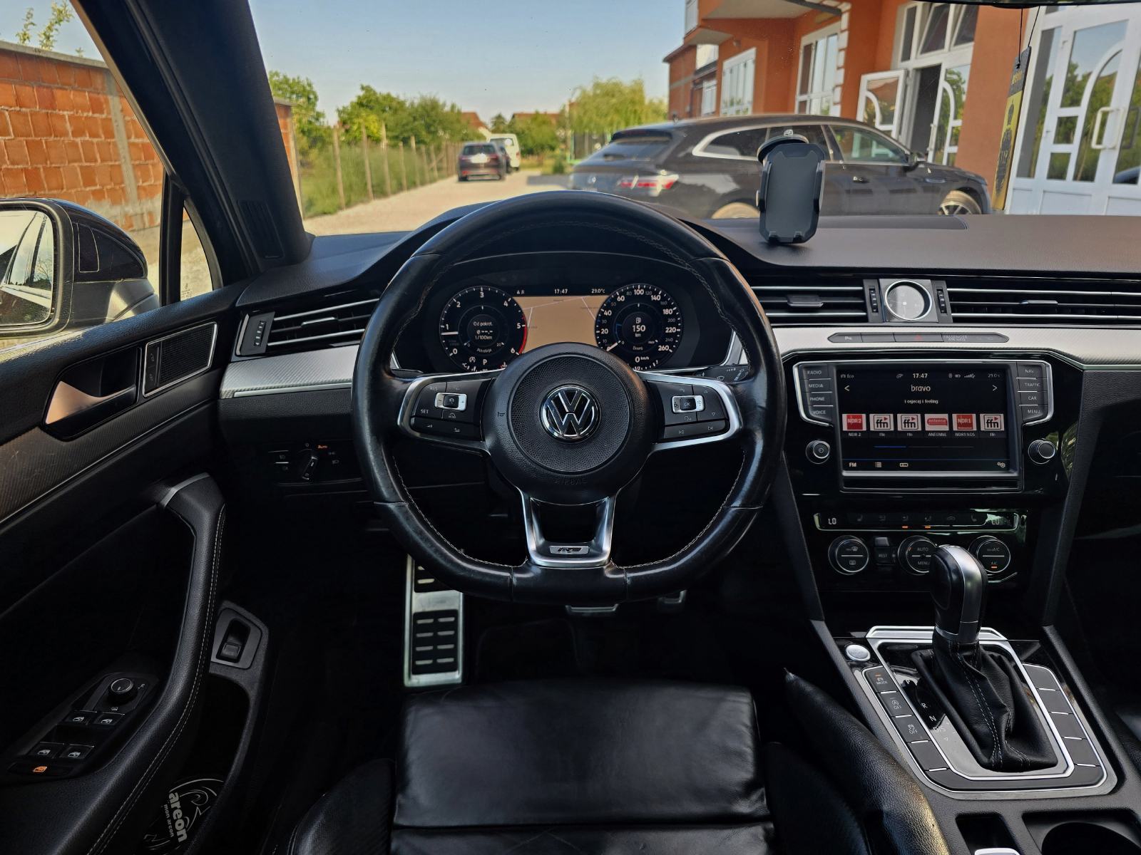 VW Passat 3x R-Line - Full Oprema - Reg. do 07/27 *140kW*, fotografija 11