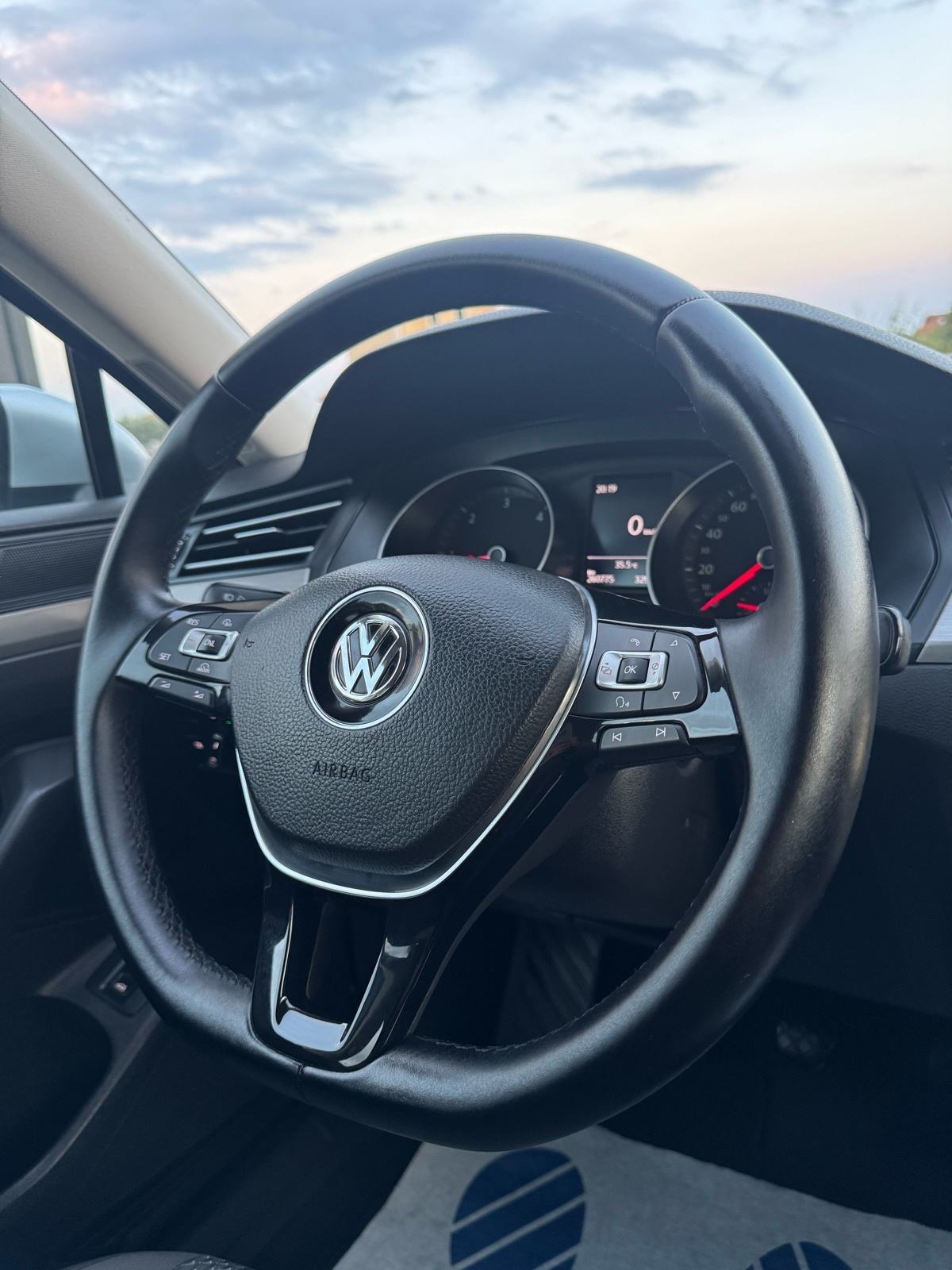 VW Passat B8 1,6 TDI —Mod 2016—REG.GOD.DANA—NAPRAVLJEN SERVIS—TEMP—TOP, fotografija 17