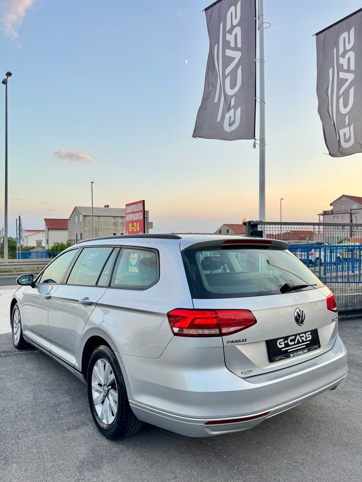 VW Passat B8 1,6 TDI —Mod 2016—REG.GOD.DANA—NAPRAVLJEN SERVIS—TEMP—TOP, fotografija 6