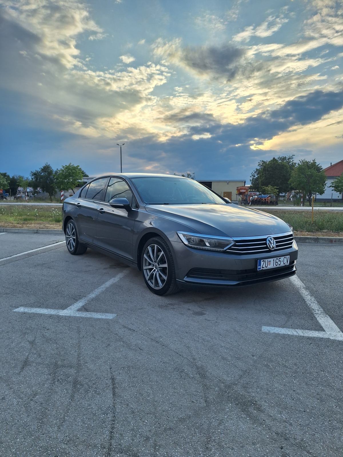 VW Passat B8 2.0 TDI 150 KS | 2015 | Servisna knj, fotografija 2