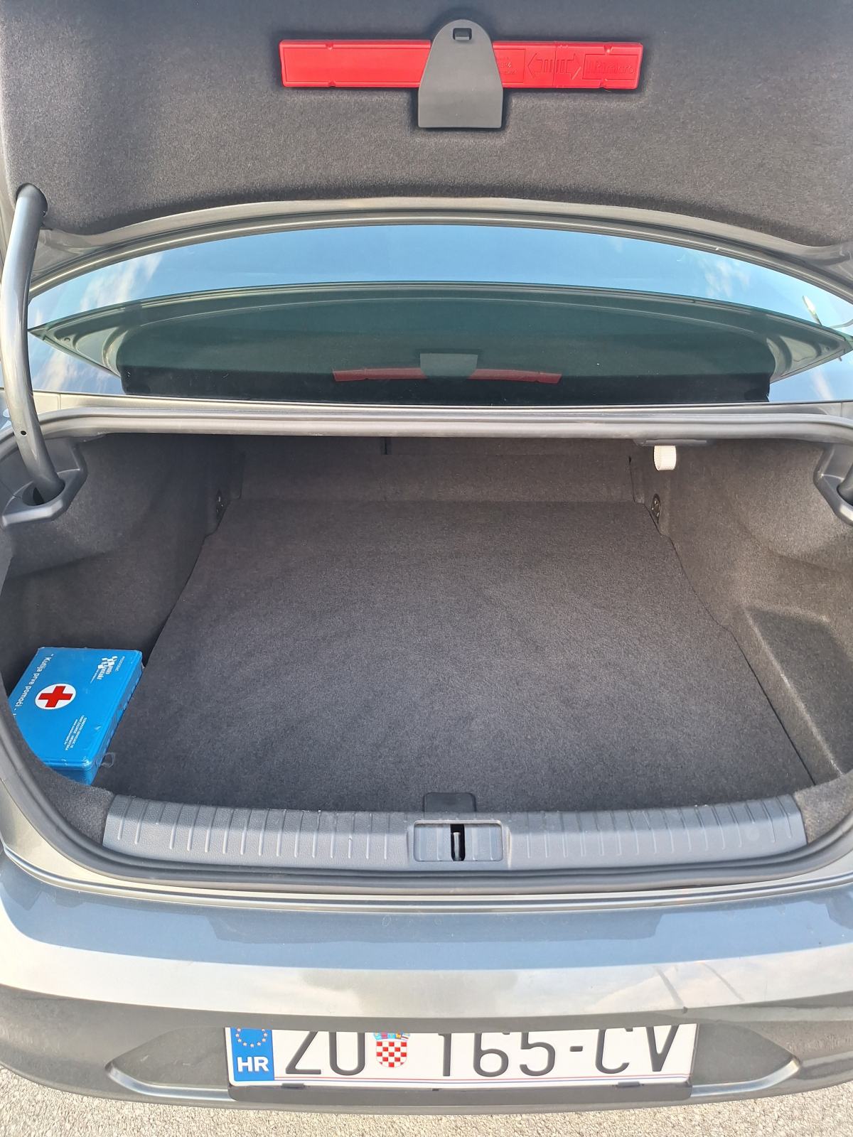 VW Passat B8 2.0 TDI 150 KS | 2015 | Servisna knj, fotografija 10