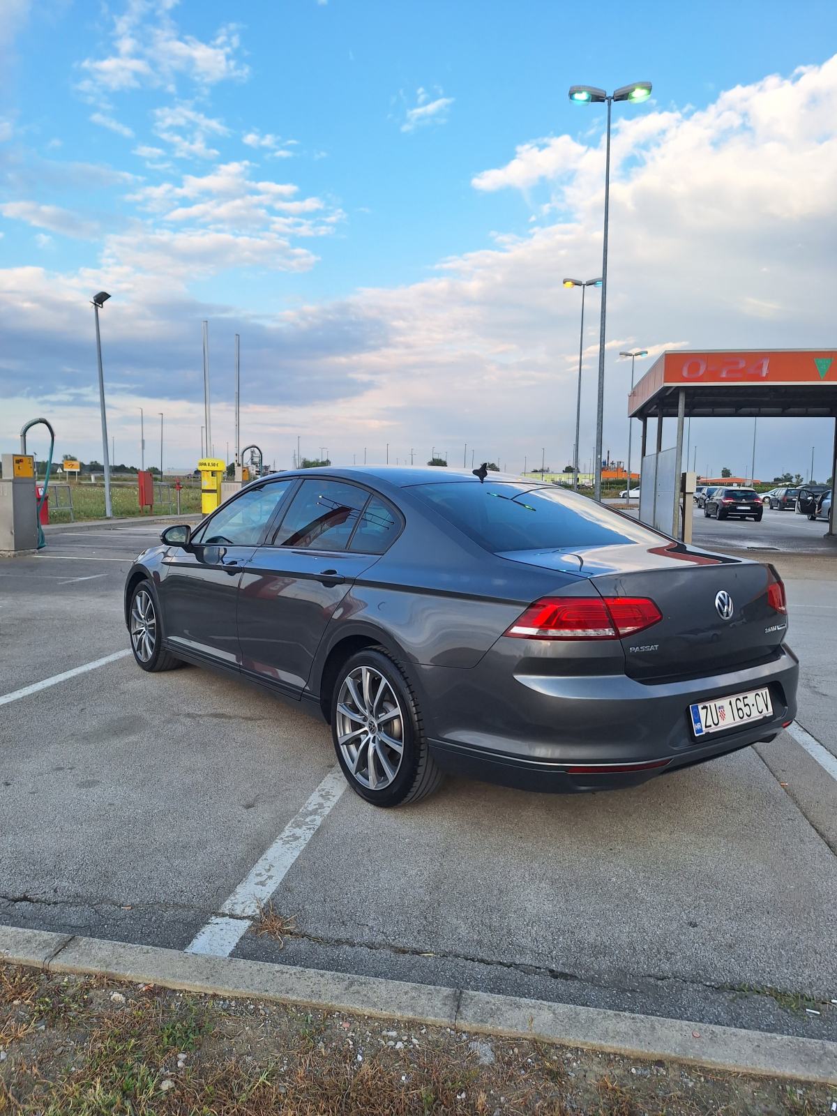 VW Passat B8 2.0 TDI 150 KS | 2015 | Servisna knj, fotografija 5