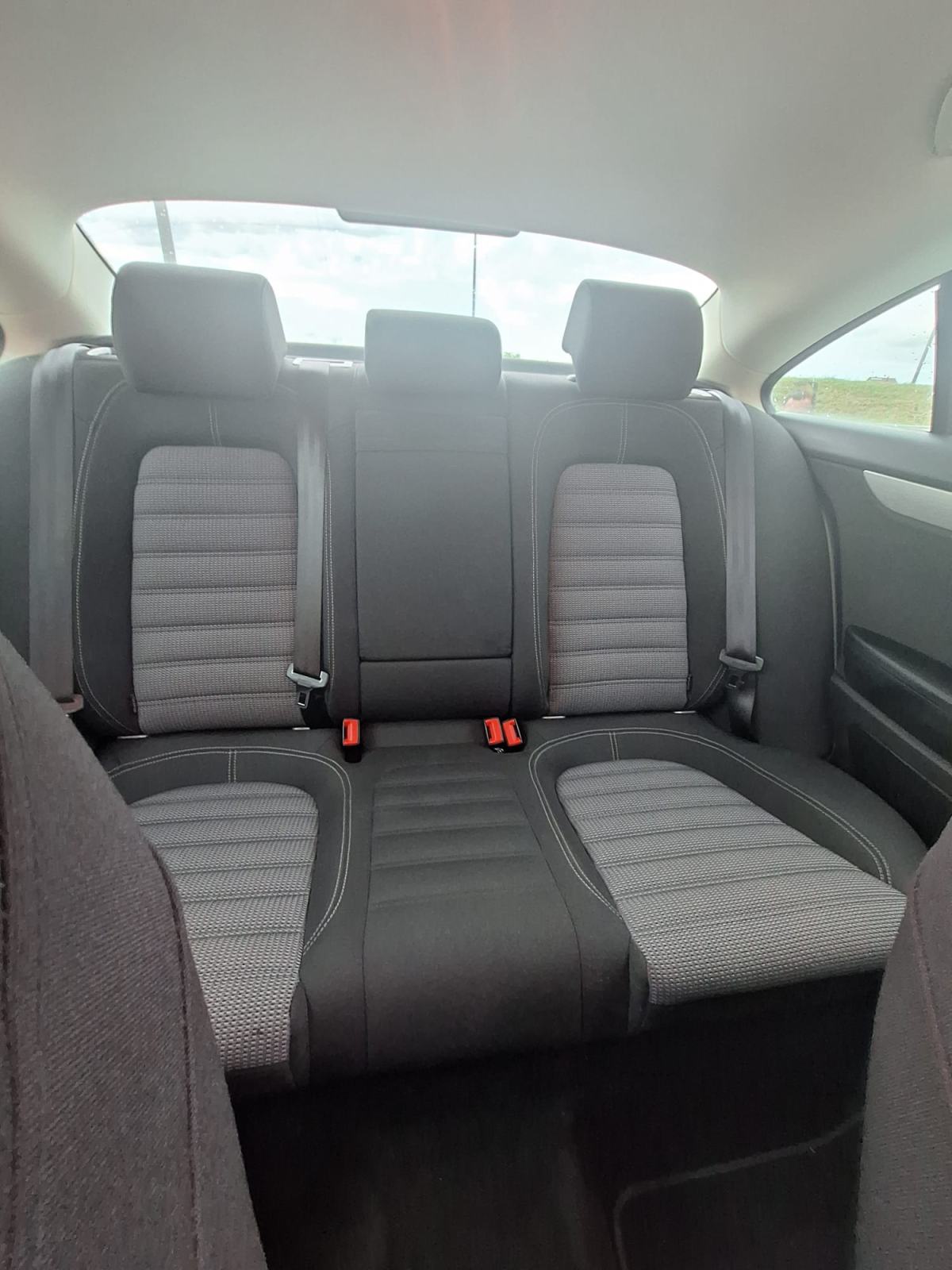 VW Passat CC 2,0 TDI , SAMO 114000 KM, bez ulaganja, nove gume, fotografija 7