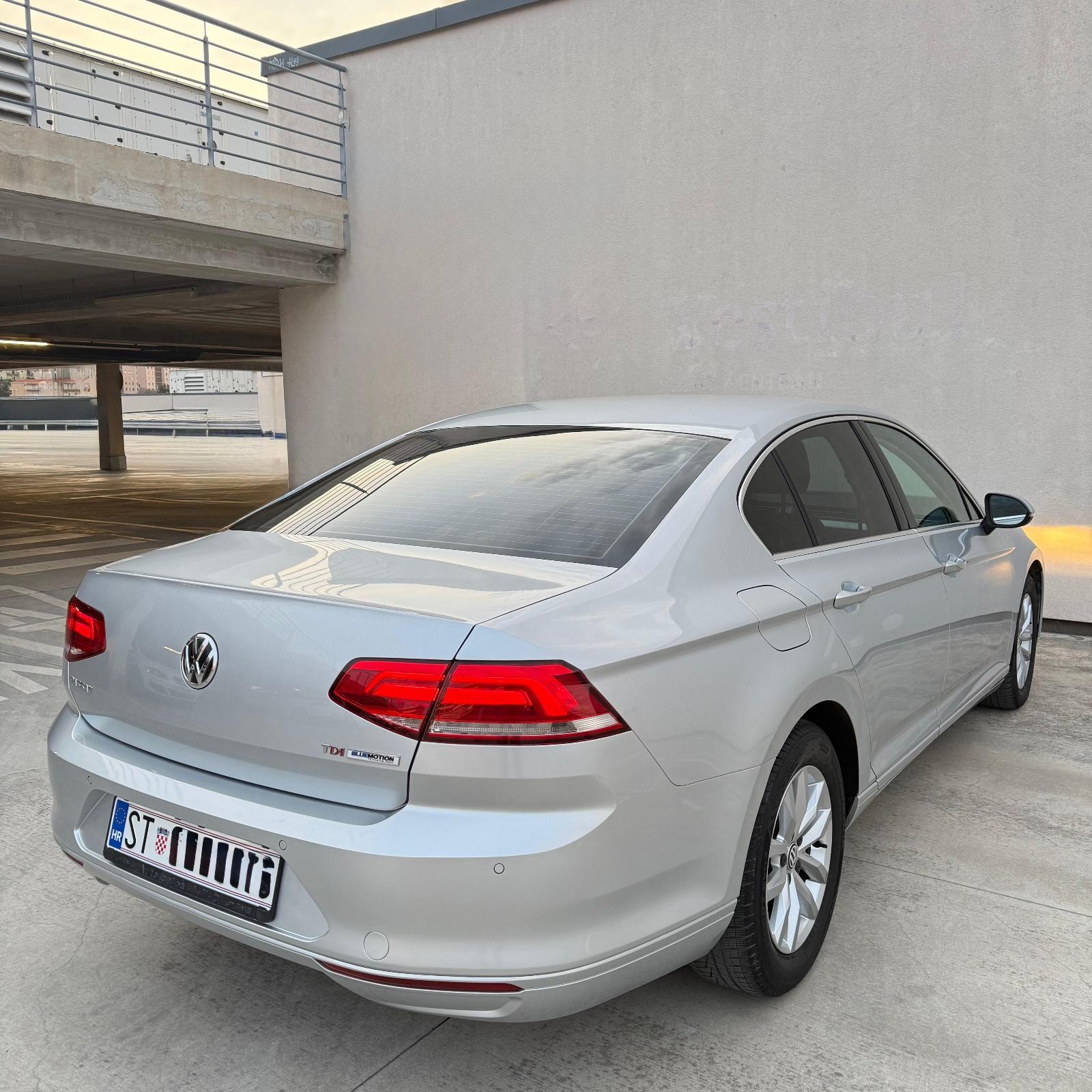 VW Passat B8 DSG/Automatik~ParkPilot~F1~Handsfree~, fotografija 5