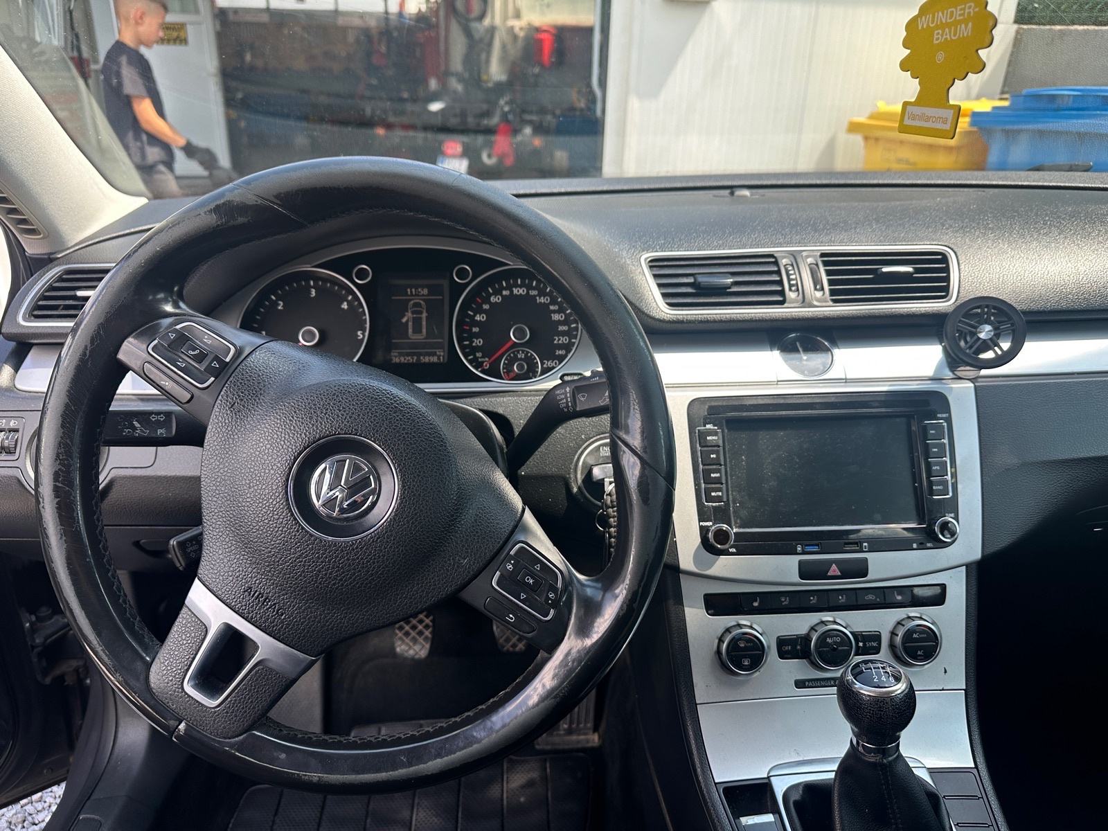 VW Passat karavan 1,6 TDI, fotografija 8