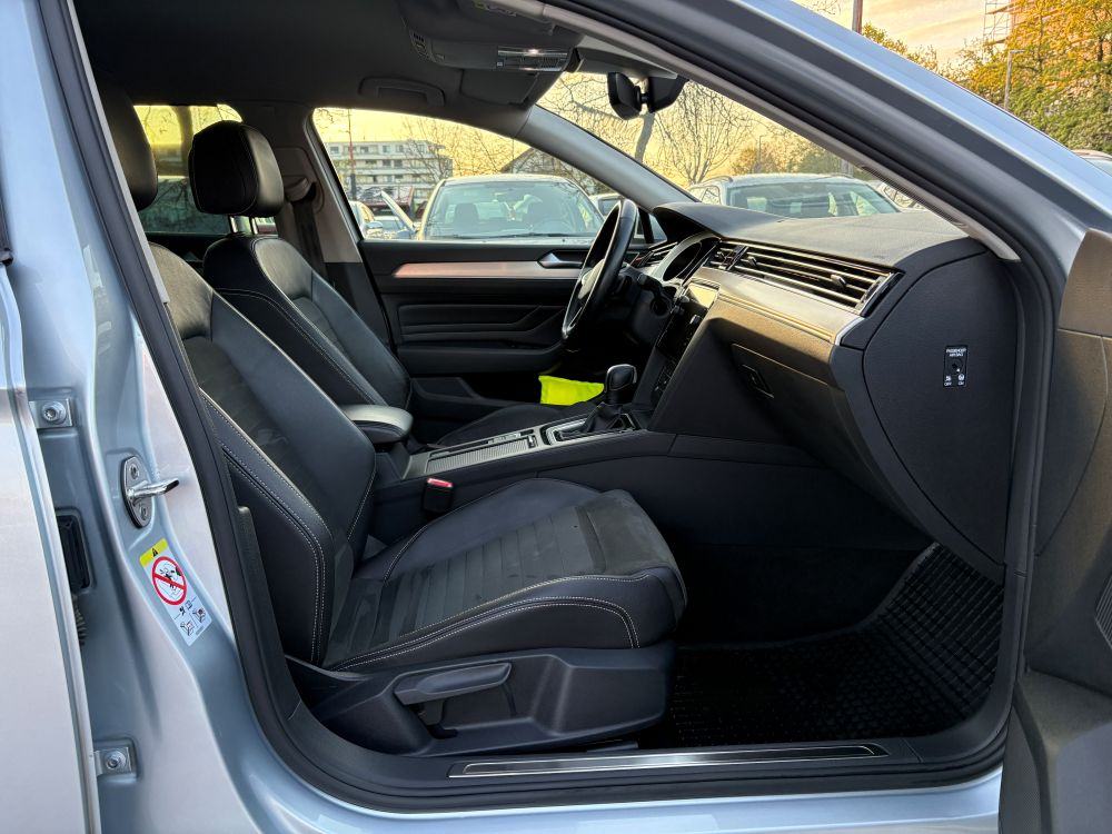 VW Passat Var 2.0 TDI DSG Elegance,200 ks,nije uvoz,tvor jam 10/2028, fotografija 10