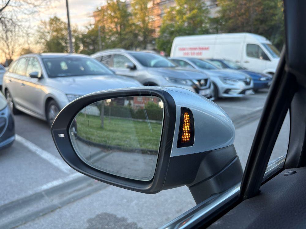 VW Passat Var 2.0 TDI DSG Elegance,200 ks,nije uvoz,tvor jam 10/2028, fotografija 17