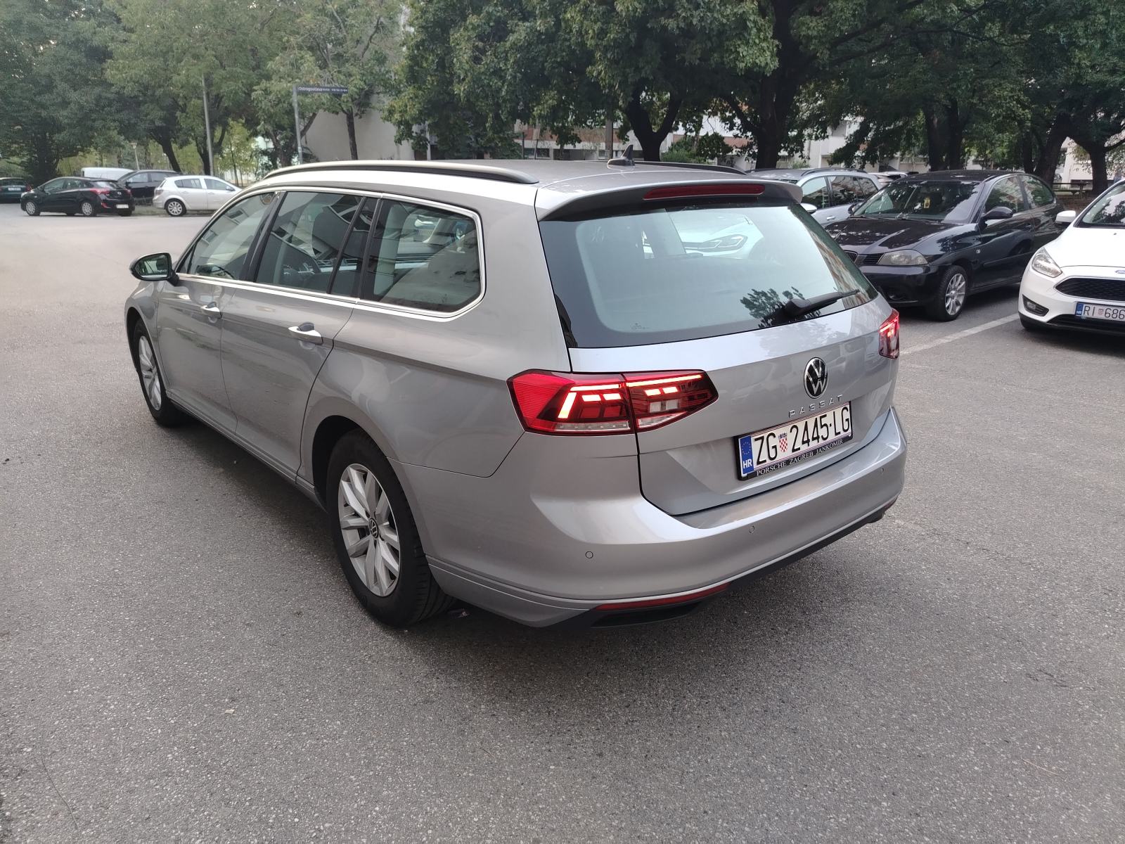 VW Passat Variant 1,5 TSI 110kw DSG KUPLJEN NOVI U HR, fotografija 2