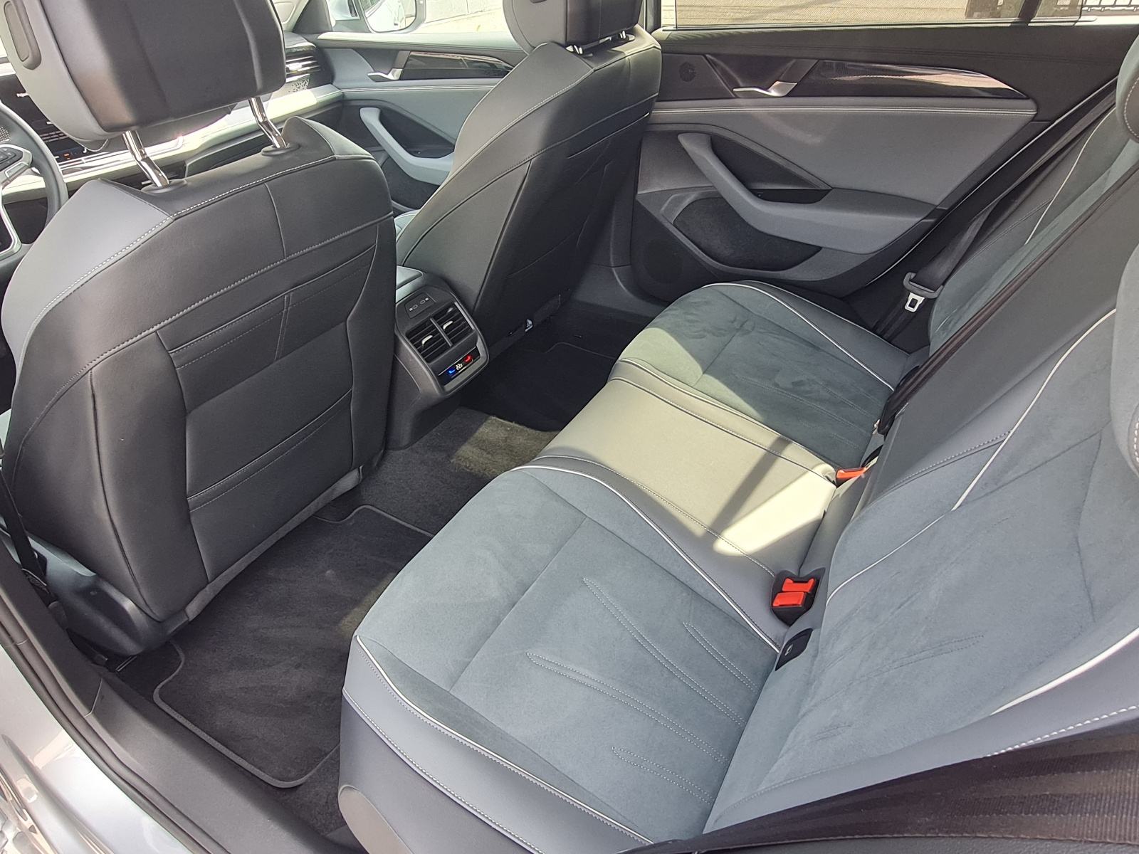 VW Passat Variant 1,5 TSI DSG Elegance Business --2024.g.--22.900km--, fotografija 9