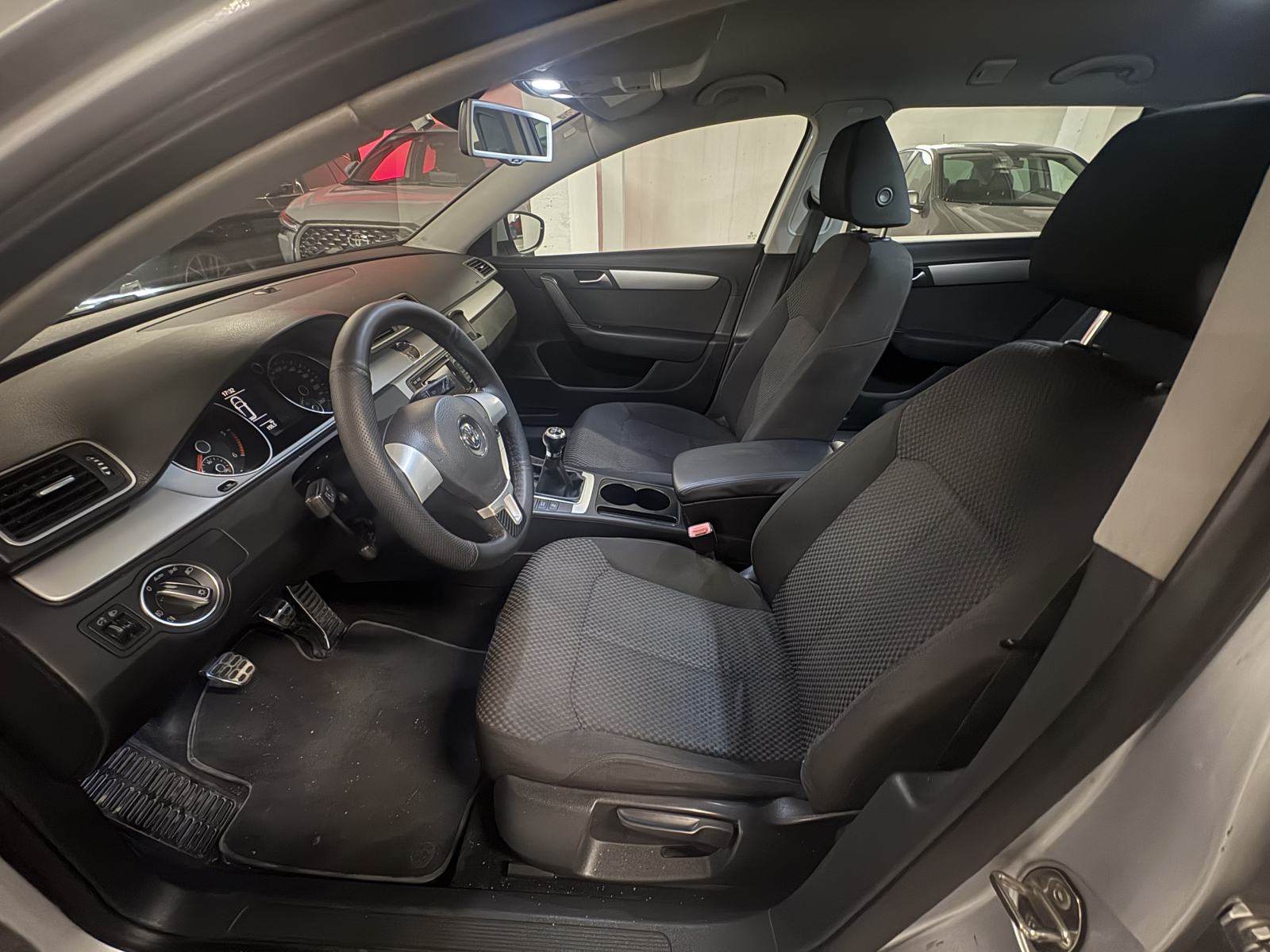 VW Passat Variant 1,6 TDI 6 brzina/ KUKA/ Moguća zamjena/, fotografija 7