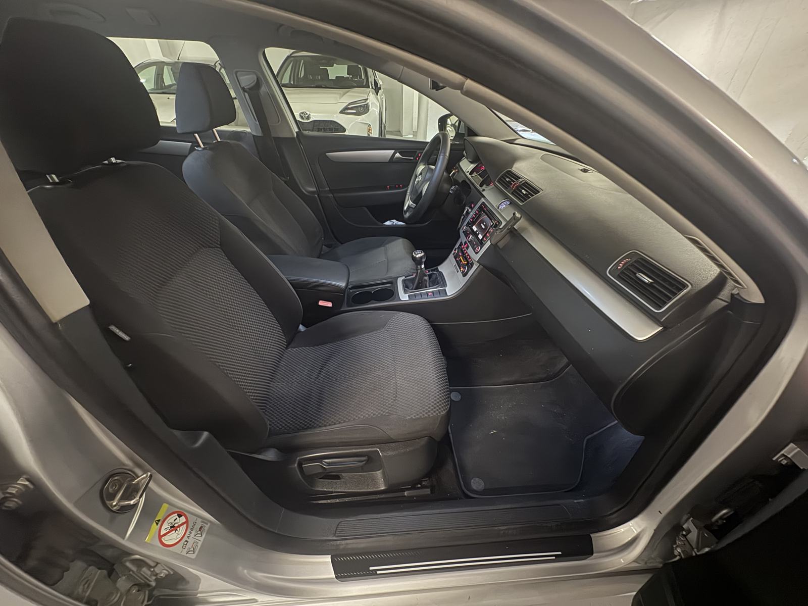 VW Passat Variant 1,6 TDI 6 brzina/ KUKA/ Moguća zamjena/, fotografija 9