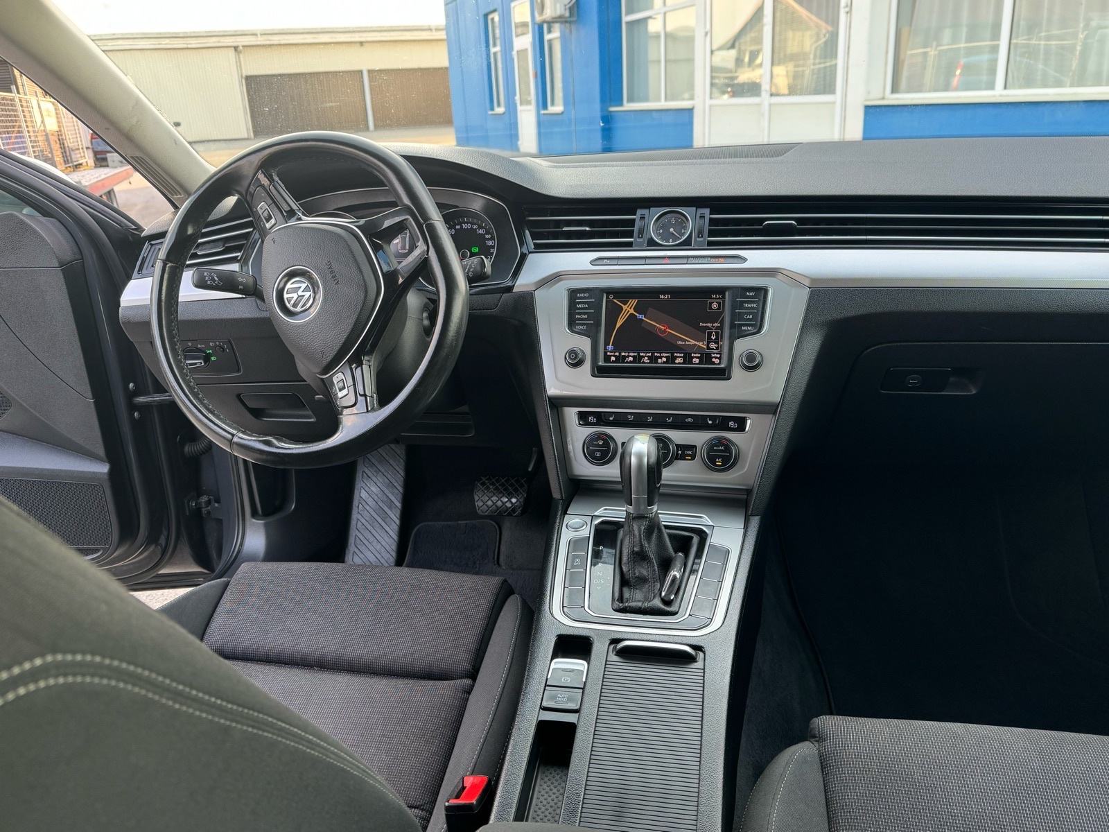 VW Passat Variant 1,6 TDI BMT DSG automatik, fotografija 6
