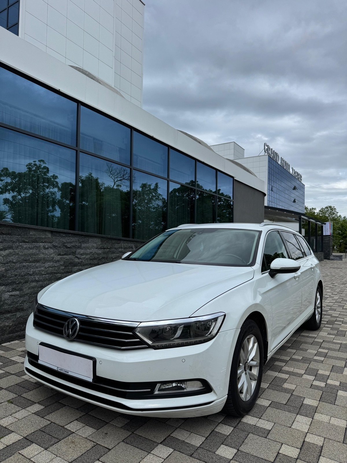 VW Passat Variant 1,6 TDI BMT DSG-AUTOMAT,Bi-XENON VRHUNSKI, fotografija 2