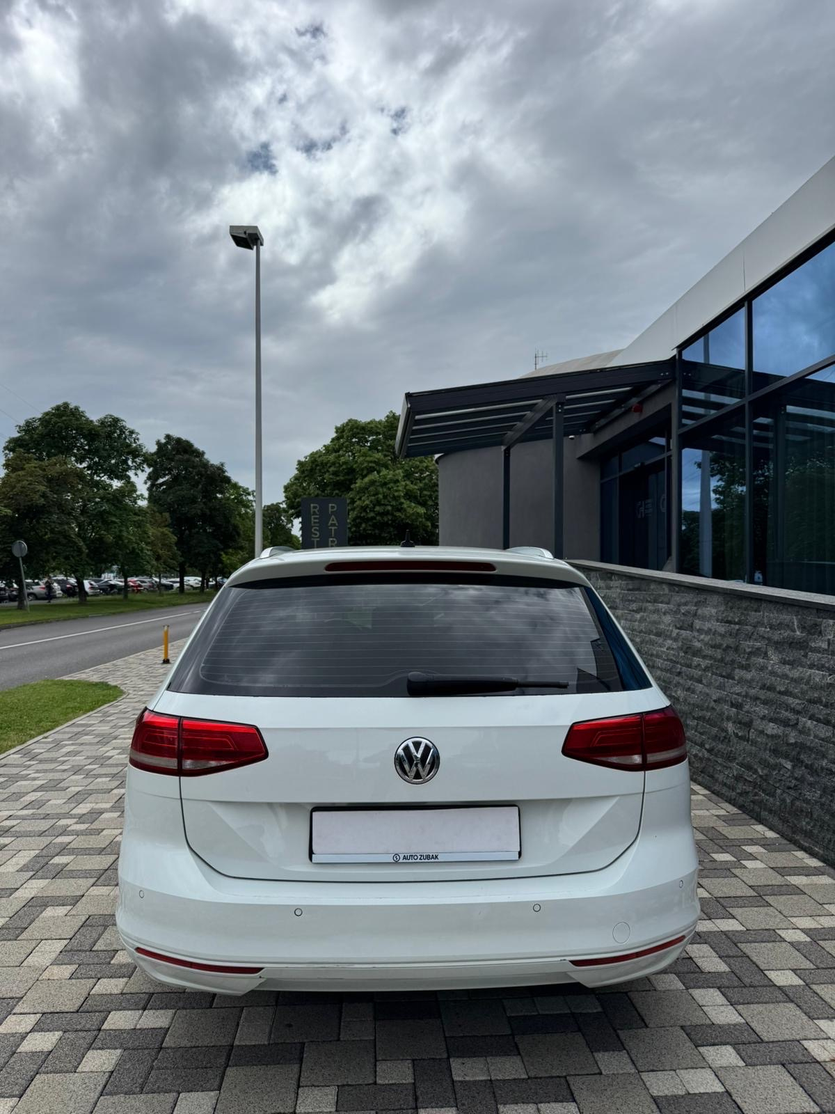 VW Passat Variant 1,6 TDI BMT DSG-AUTOMAT,Bi-XENON VRHUNSKI, fotografija 11