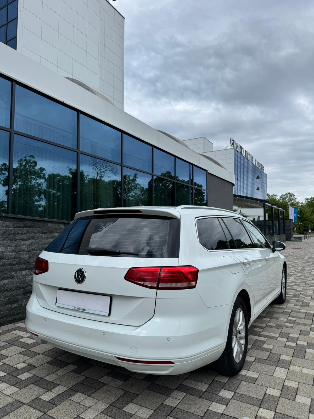 VW Passat Variant 1,6 TDI BMT DSG-AUTOMAT,Bi-XENON VRHUNSKI, fotografija 13