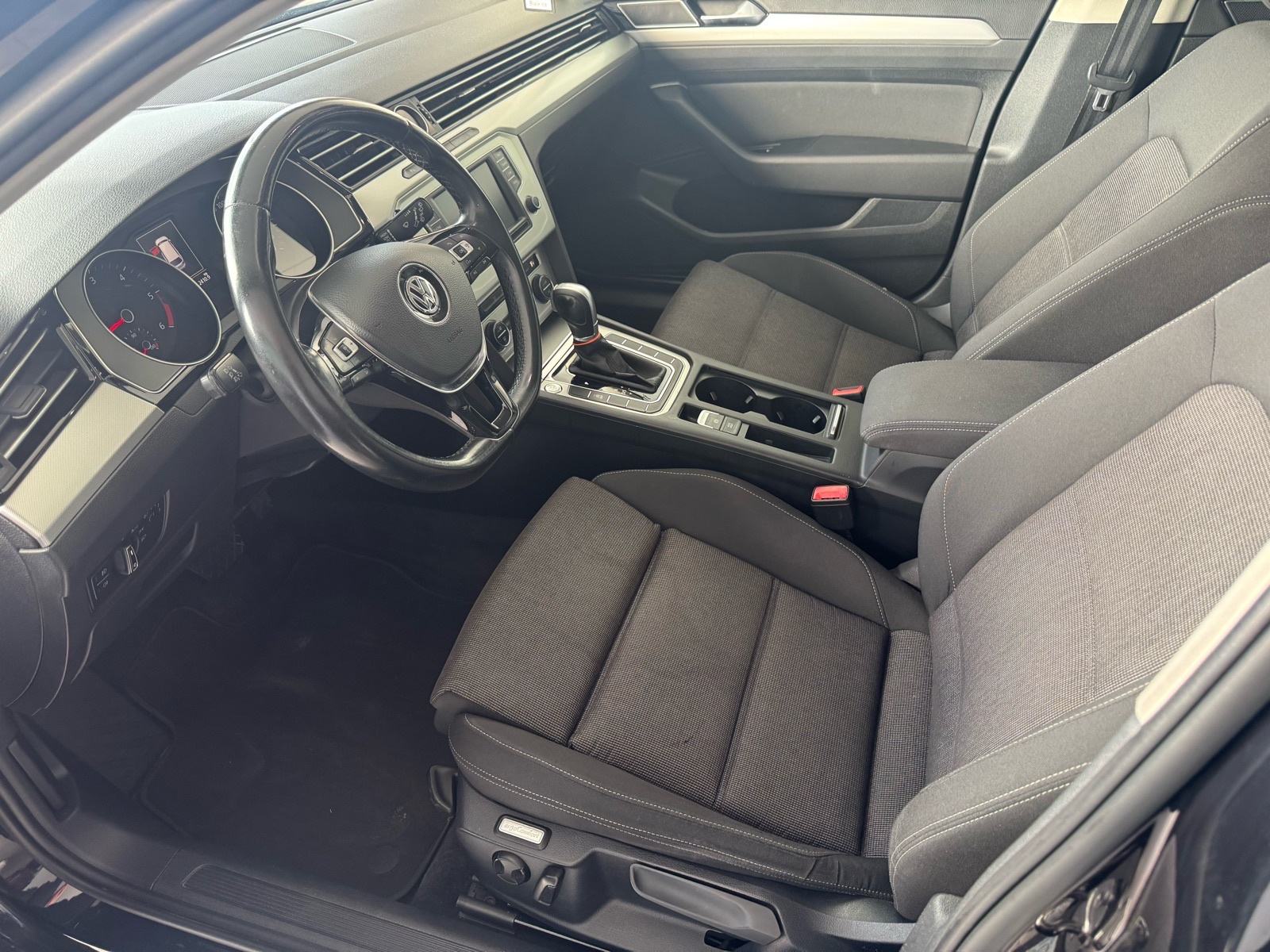 VW Passat Variant 1,6 TDI BMT DSG automatik, fotografija 8