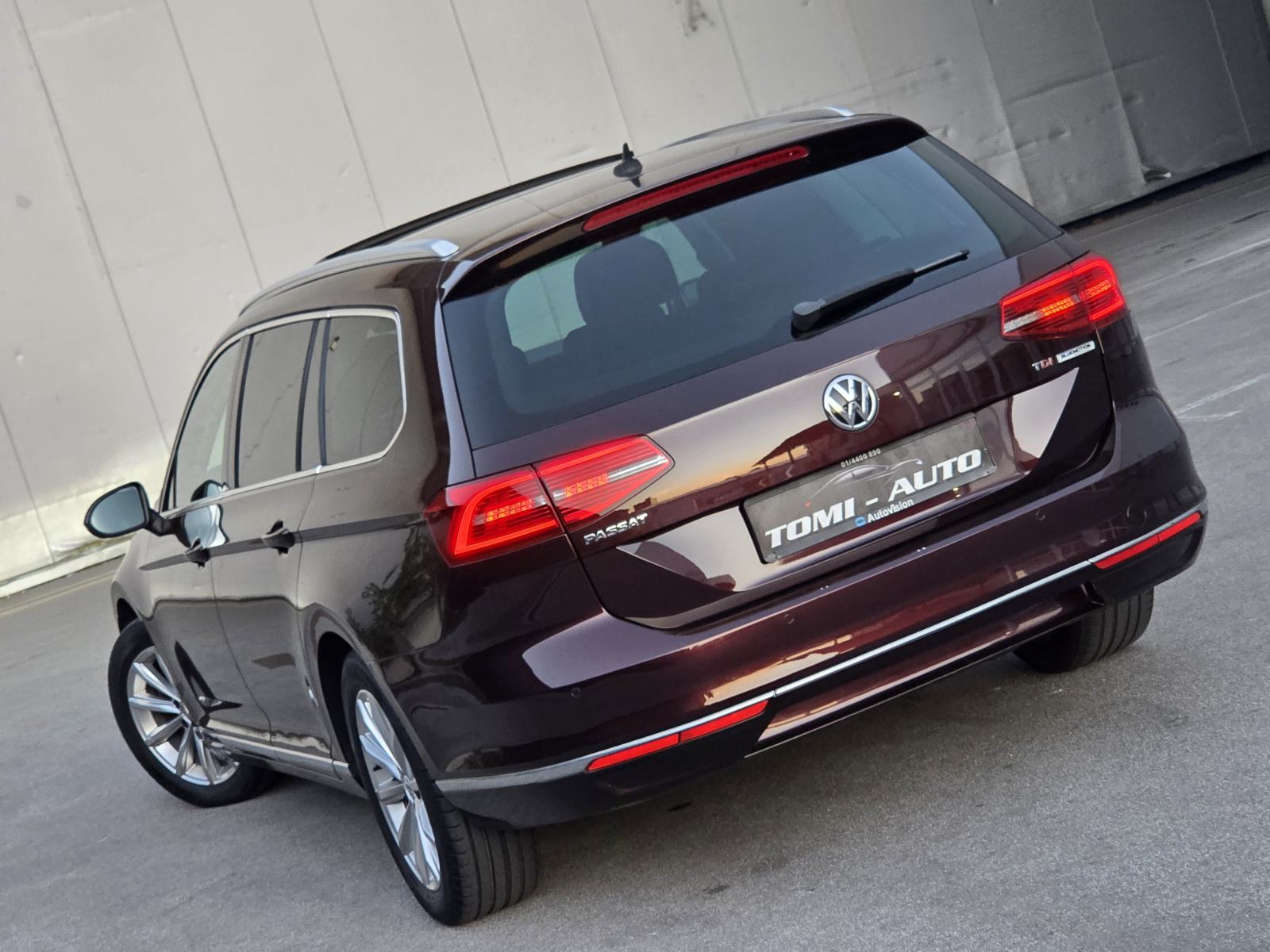 VW Passat Variant 1.6 TDI BMT DSG automatik,LED,NAVI,PANO,HIGHLINE, fotografija 4