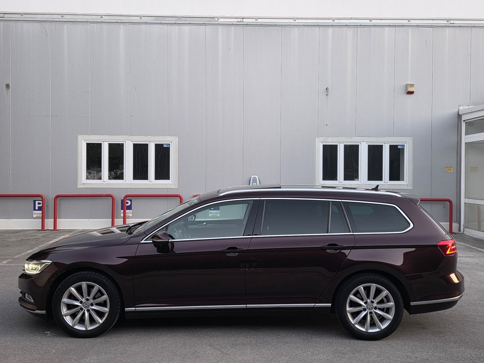 VW Passat Variant 1.6 TDI BMT DSG automatik,LED,NAVI,PANO,HIGHLINE, fotografija 8