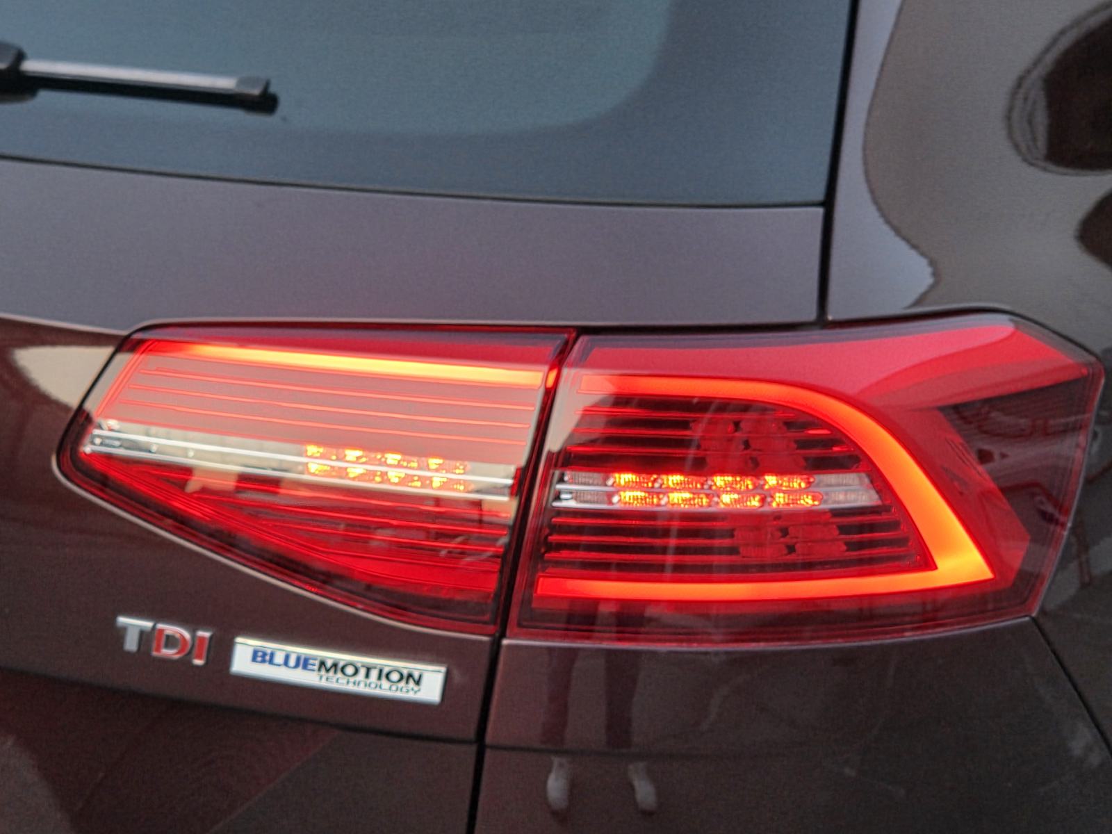 VW Passat Variant 1.6 TDI BMT DSG automatik,LED,NAVI,PANO,HIGHLINE, fotografija 9