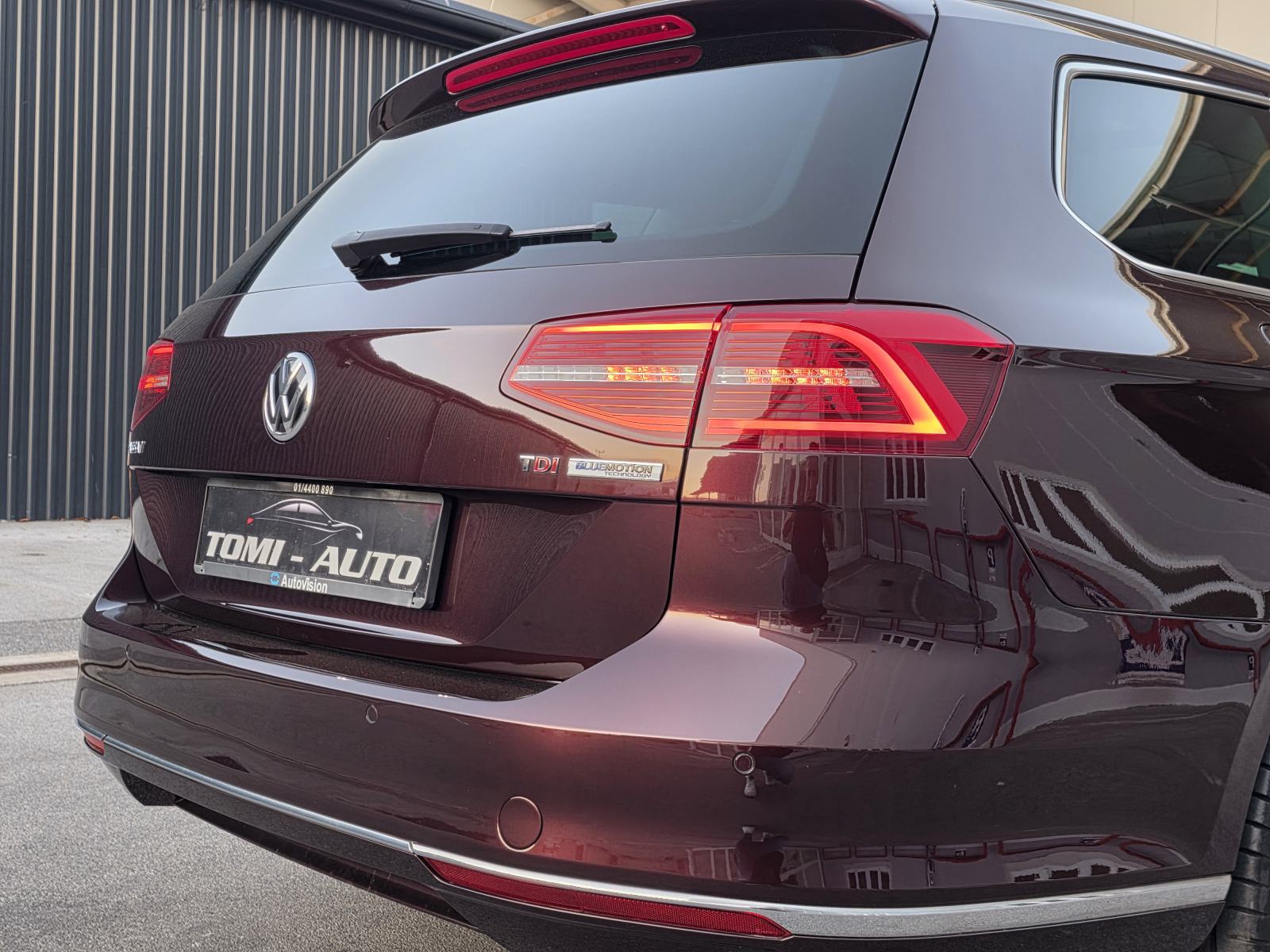 VW Passat Variant 1.6 TDI BMT DSG automatik,LED,NAVI,PANO,HIGHLINE, fotografija 12
