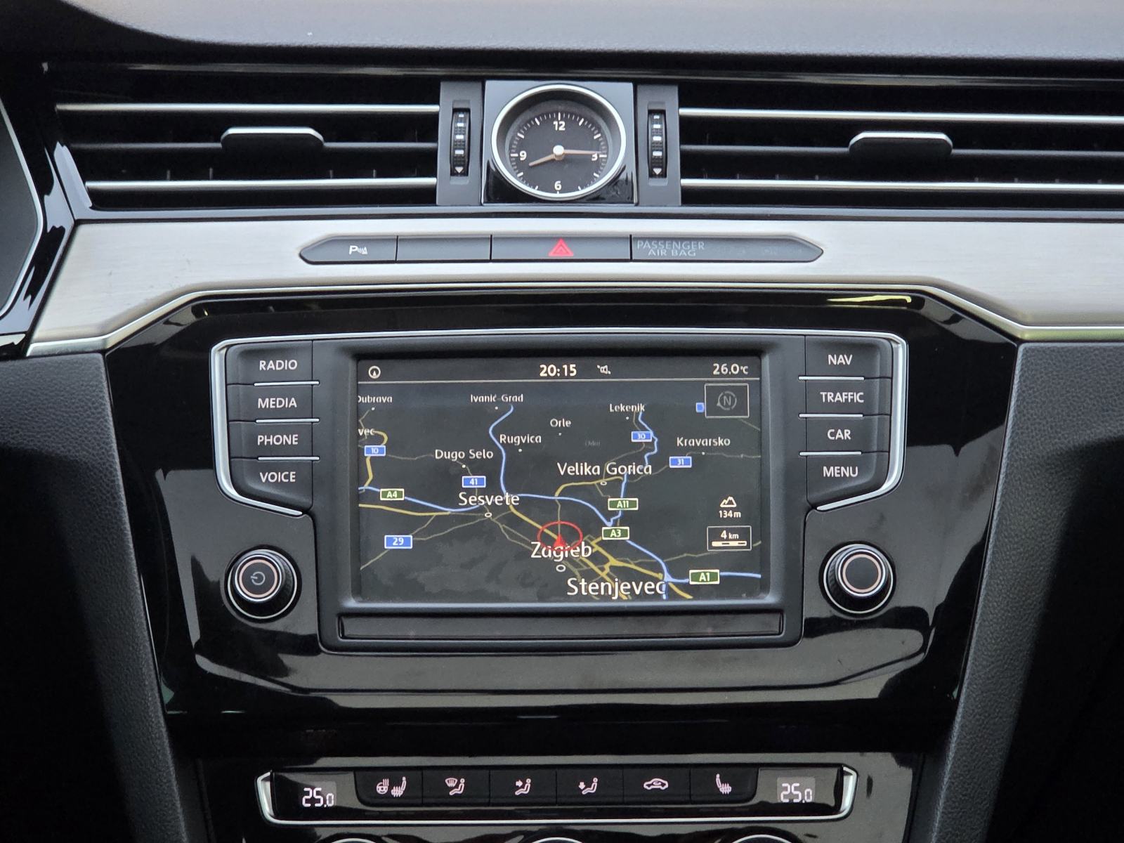 VW Passat Variant 1.6 TDI BMT DSG automatik,LED,NAVI,PANO,HIGHLINE, fotografija 16