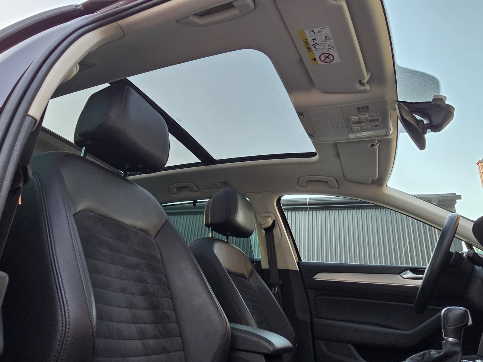 VW Passat Variant 1.6 TDI BMT DSG automatik,LED,NAVI,PANO,HIGHLINE, fotografija 17