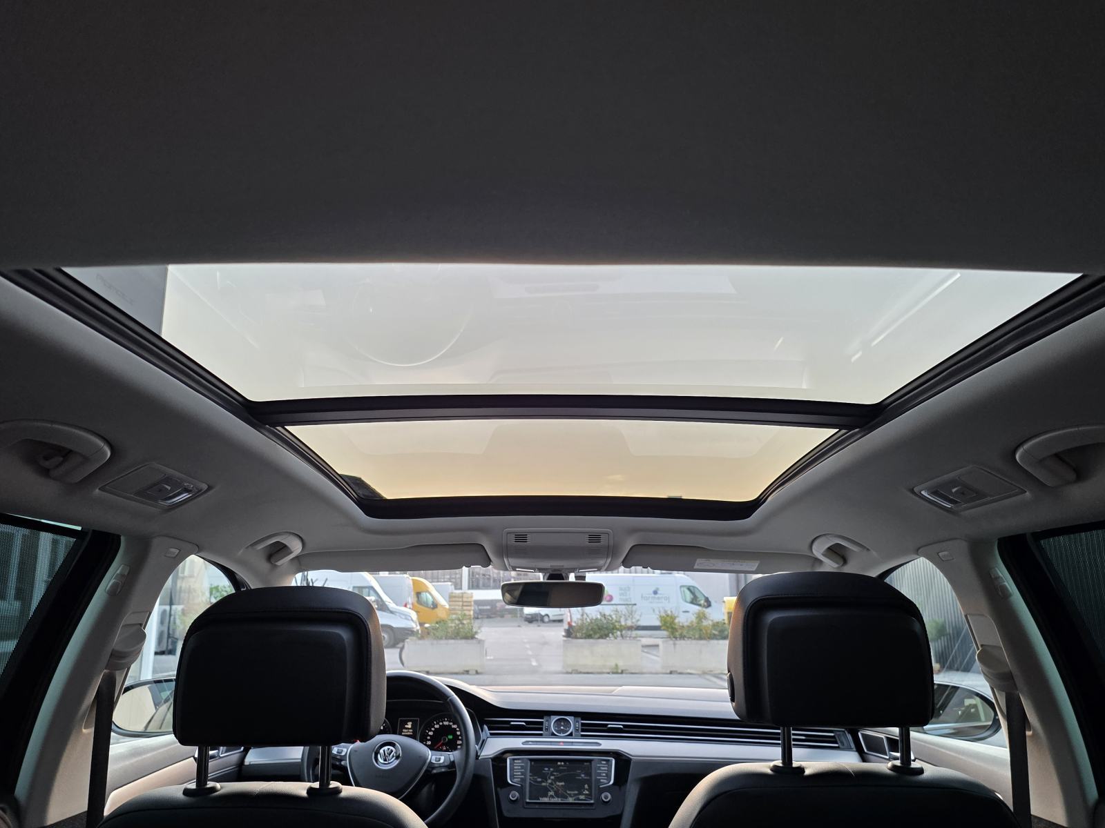 VW Passat Variant 1.6 TDI BMT DSG automatik,LED,NAVI,PANO,HIGHLINE, fotografija 19