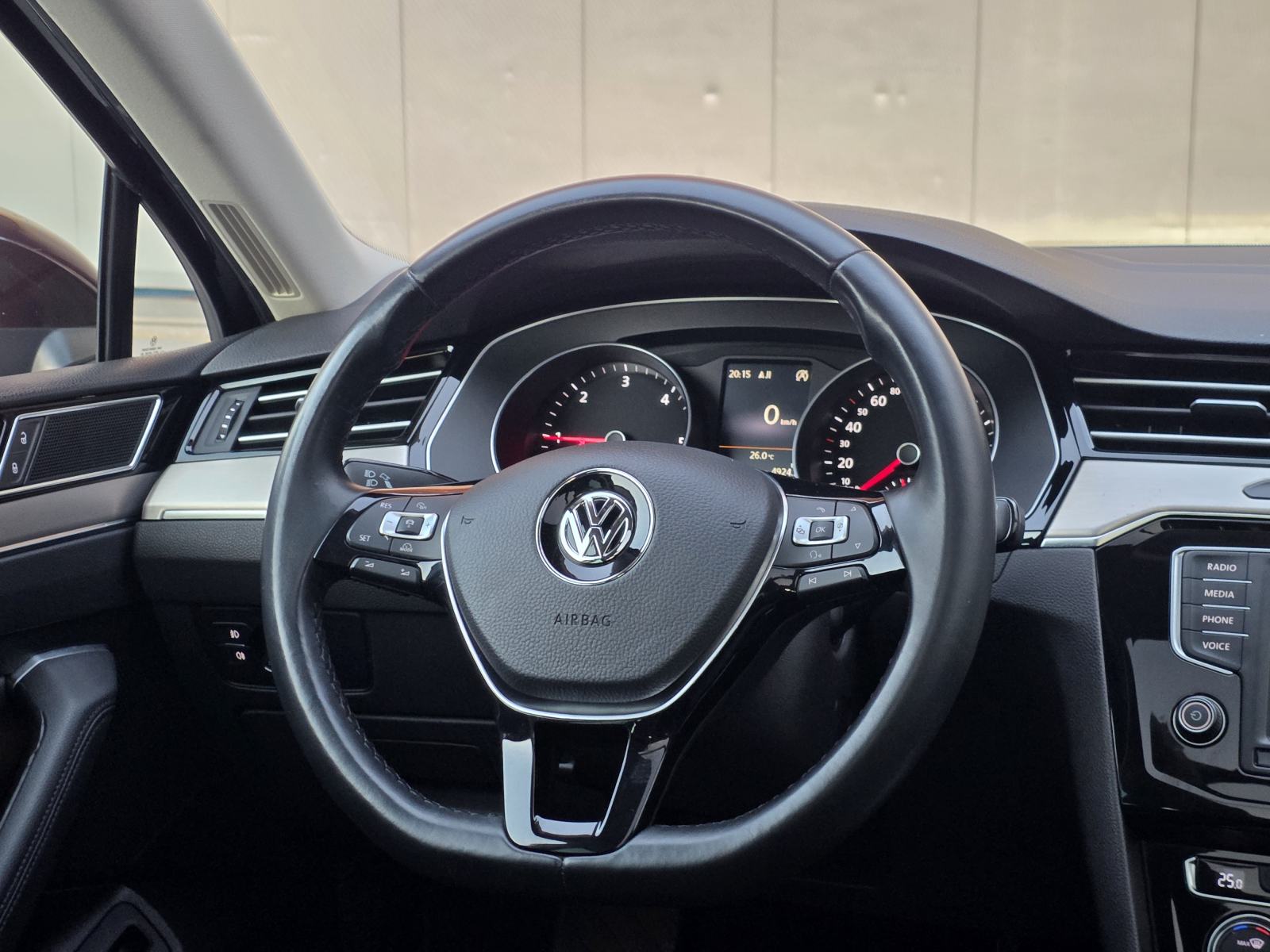 VW Passat Variant 1.6 TDI BMT DSG automatik,LED,NAVI,PANO,HIGHLINE, fotografija 20
