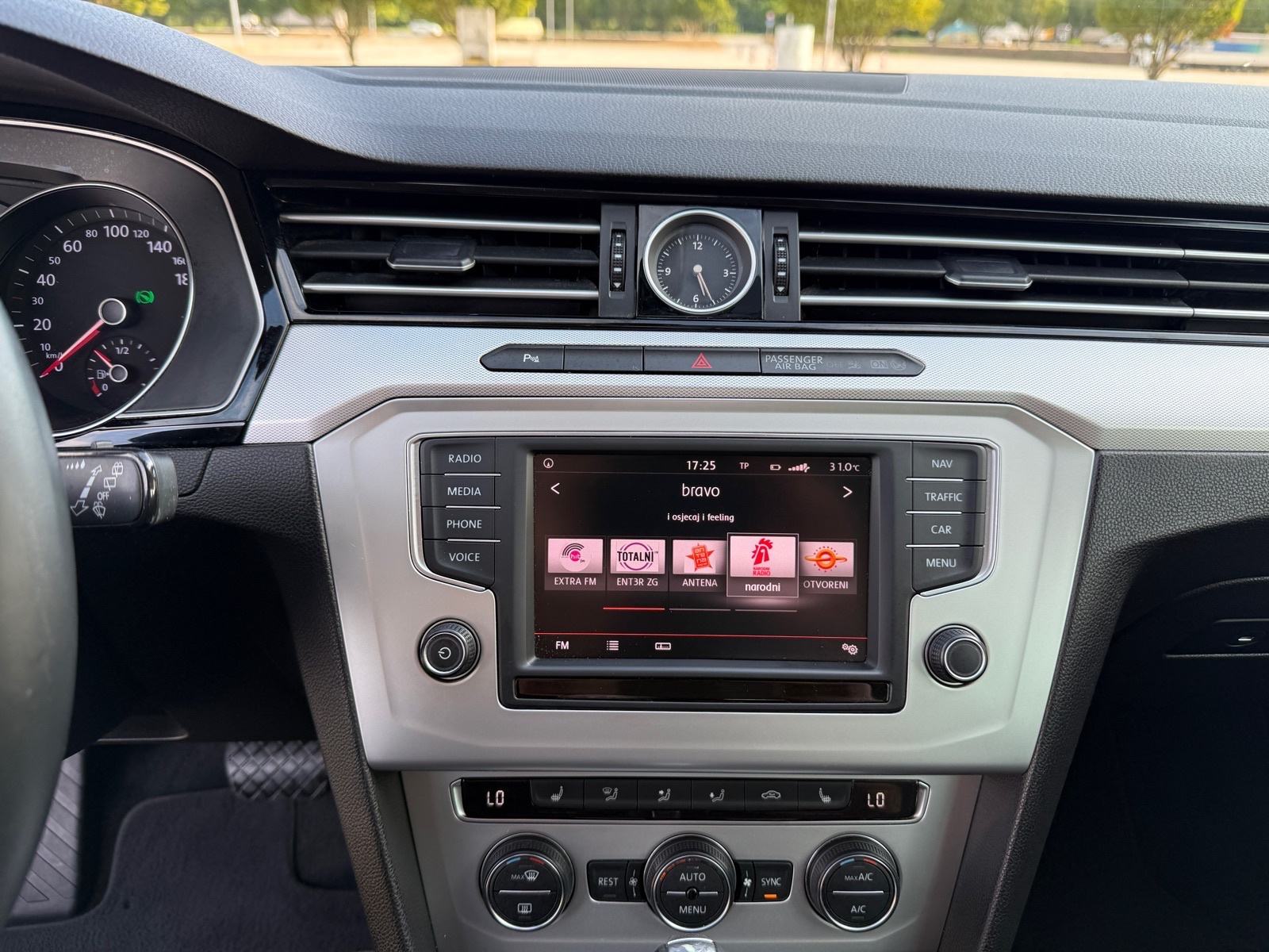 VW Passat Variant 1,6 TDI BMT DSG automatik, fotografija 11