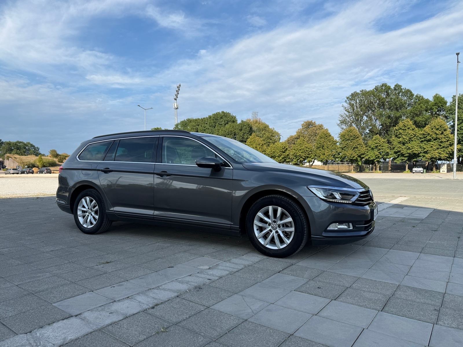 VW Passat Variant 1,6 TDI BMT DSG automatik, fotografija 8