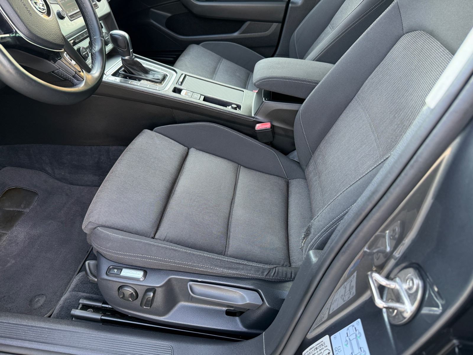 VW Passat Variant 1,6 TDI BMT DSG automatik, fotografija 15