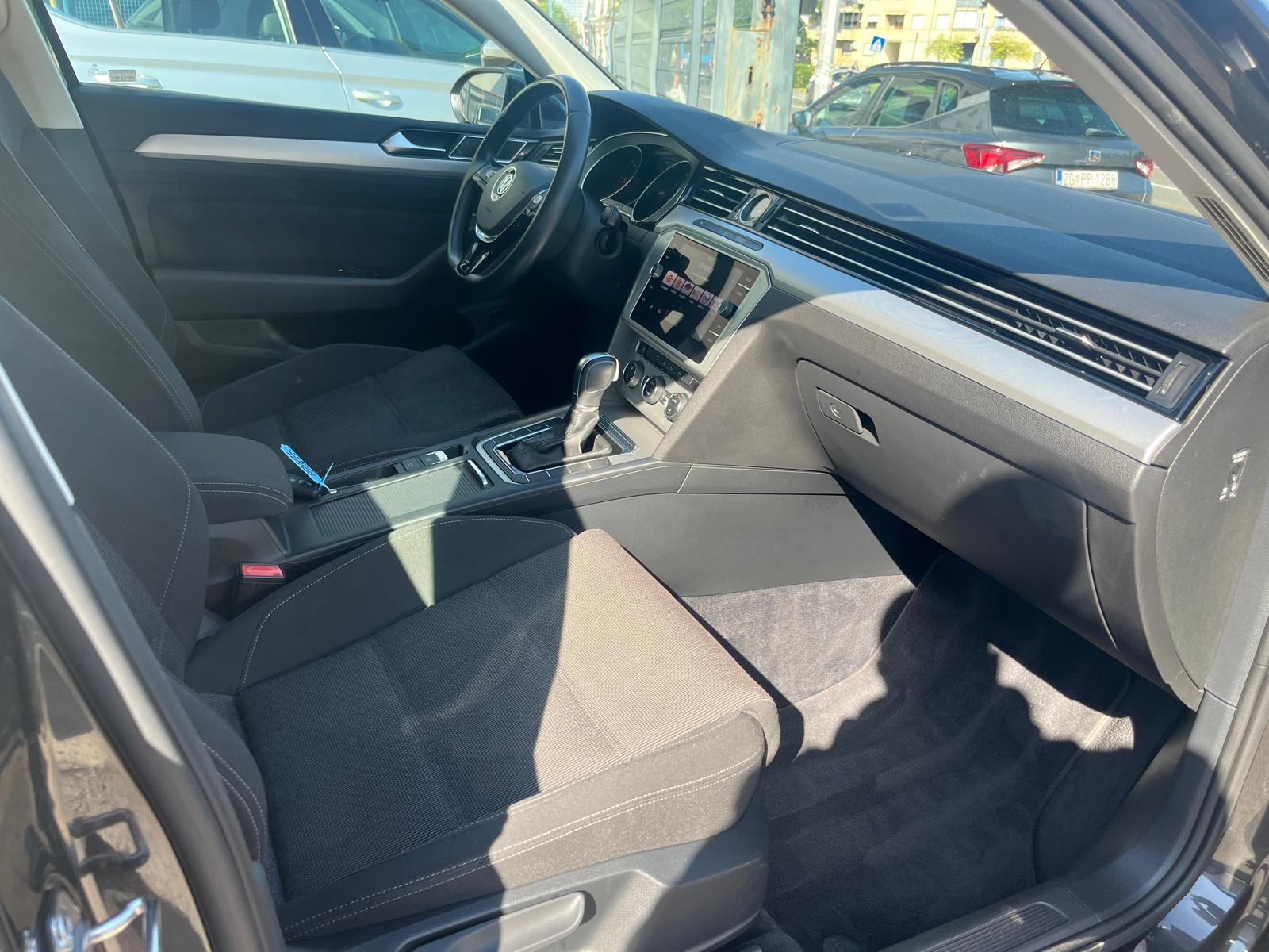 VW Passat Variant 1,6 TDI BMT DSG Comfortline Nije uvoz, fotografija 18
