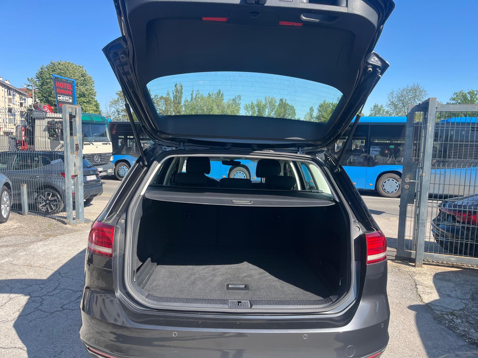 VW Passat Variant 1,6 TDI BMT DSG Comfortline Nije uvoz, fotografija 20