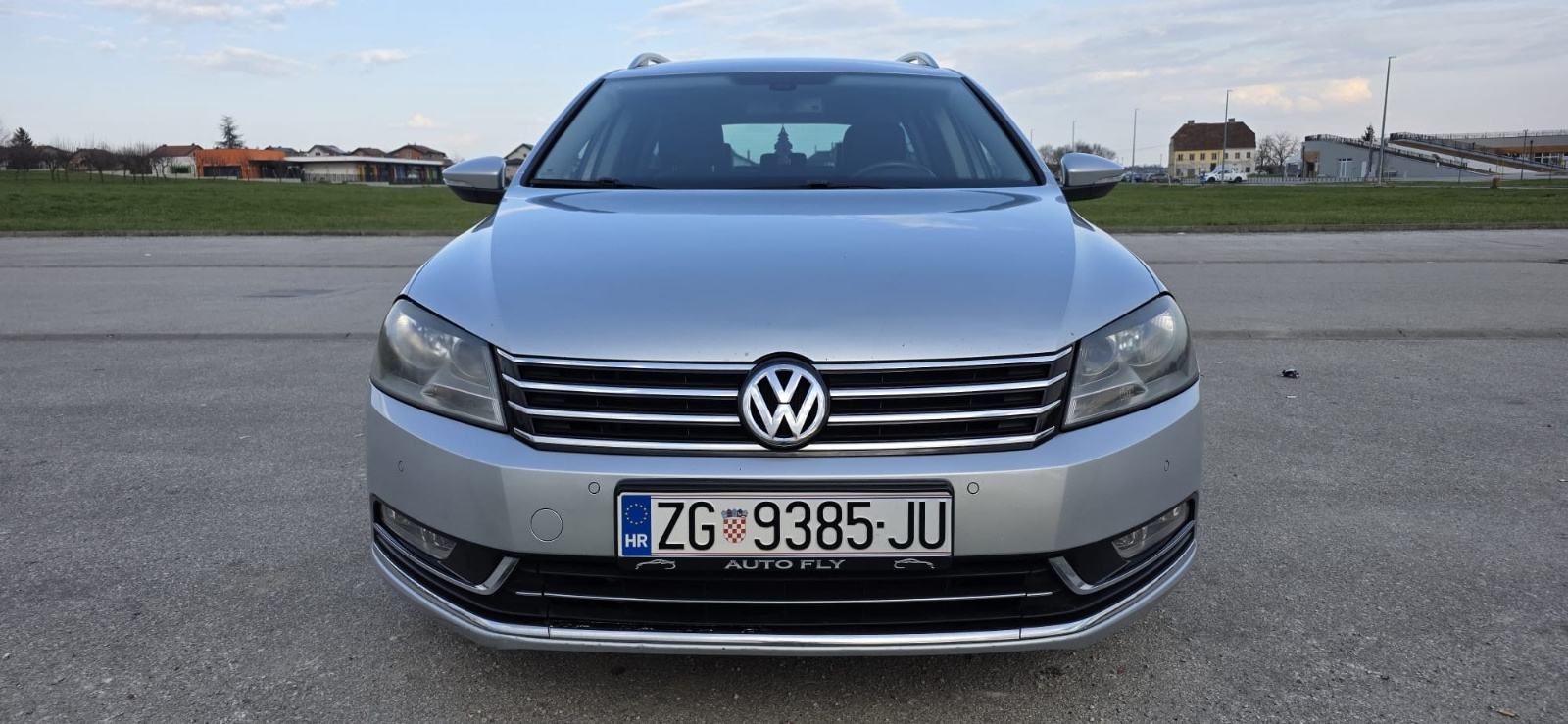 VW Passat Variant 1,6 TDI BMT Highline . Koža . Top stanje . Reg 06/27, fotografija 3