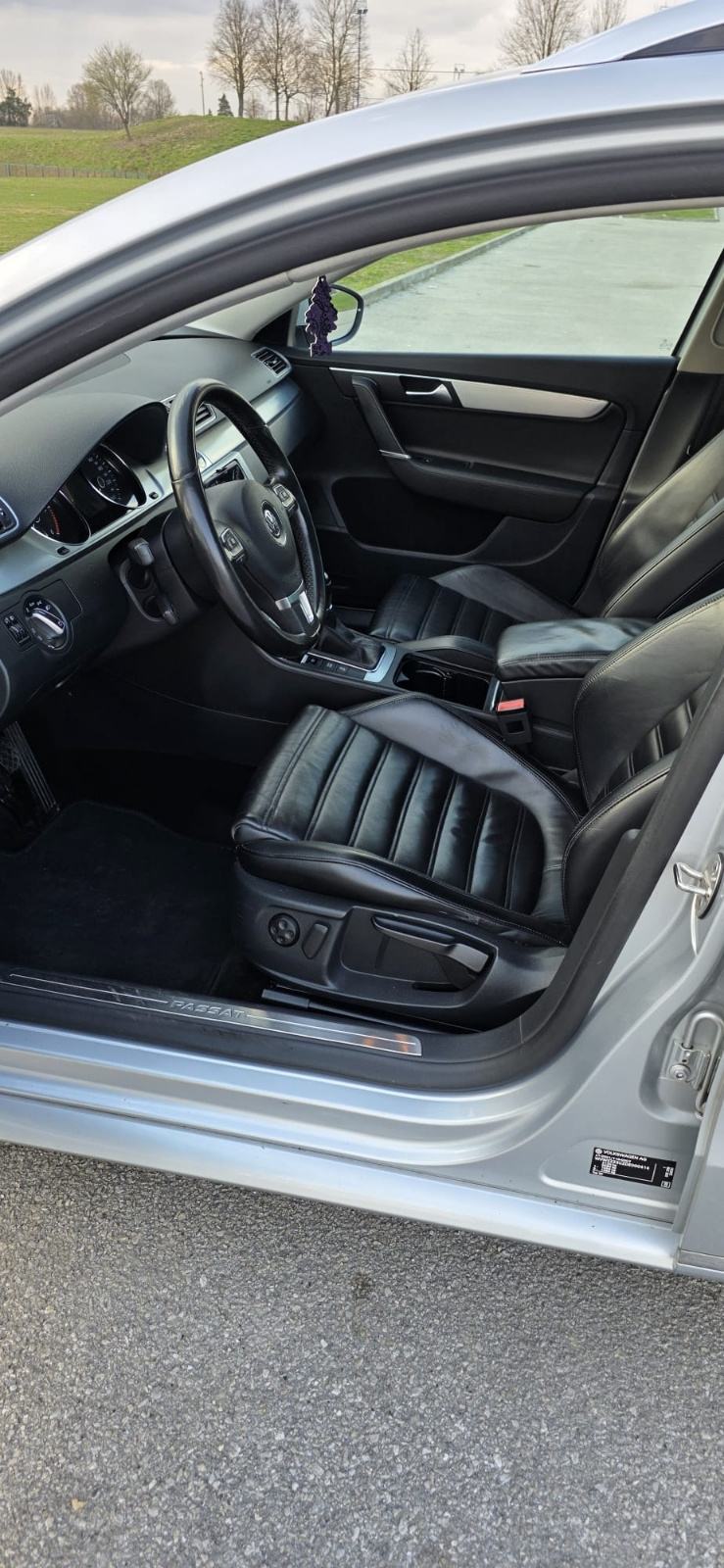 VW Passat Variant 1,6 TDI BMT Highline . Koža . Top stanje . Reg 06/27, fotografija 14