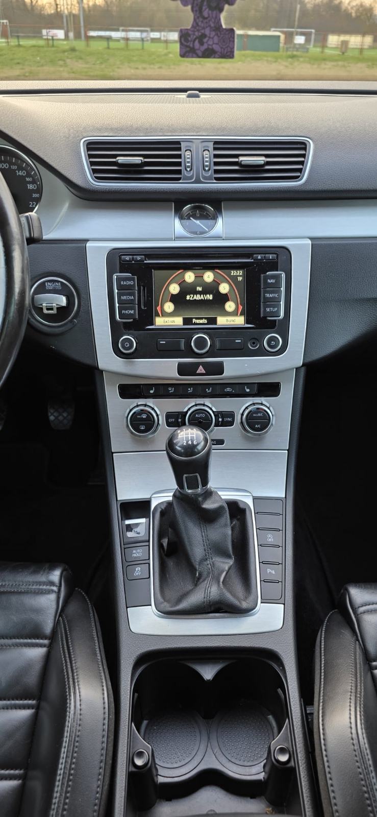 VW Passat Variant 1,6 TDI BMT Highline . Koža . Top stanje . Reg 06/27, fotografija 18