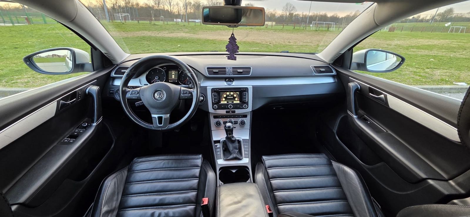 VW Passat Variant 1,6 TDI BMT Highline . Koža . Top stanje . Reg 06/27, fotografija 12