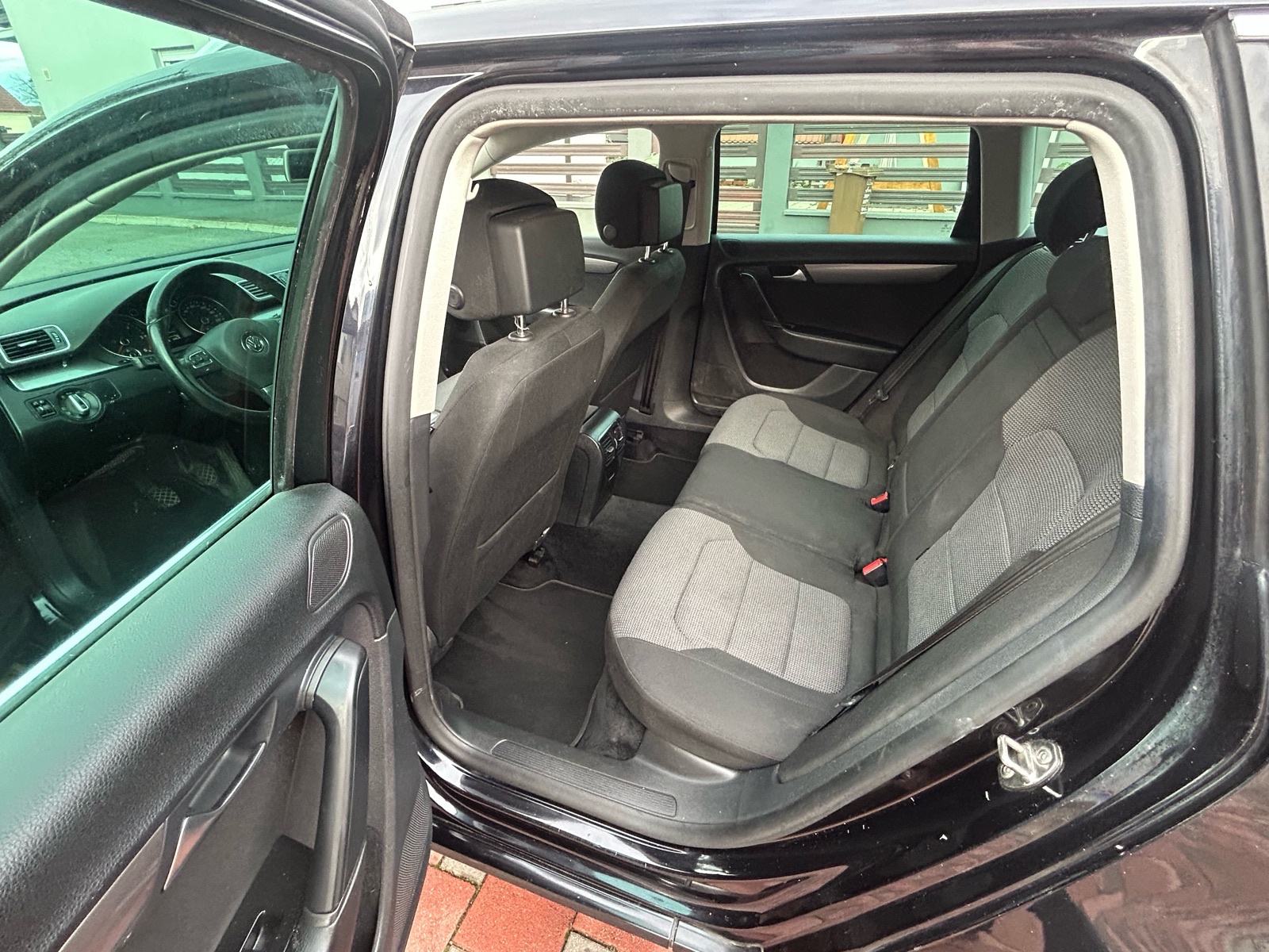 VW Passat Variant 1,6 TDI BMT NAVIGACIJA TEMPOMAT NA IME KUPCA, fotografija 7