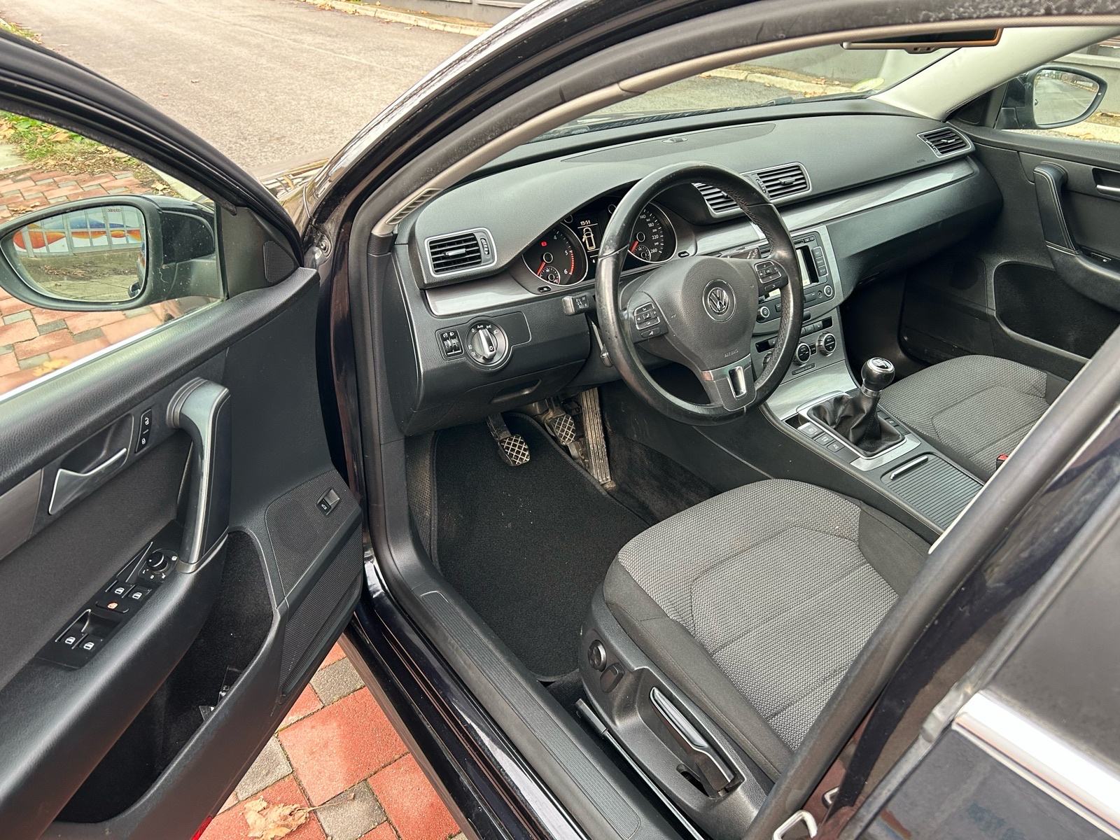 VW Passat Variant 1,6 TDI BMT NAVIGACIJA TEMPOMAT NA IME KUPCA, fotografija 5